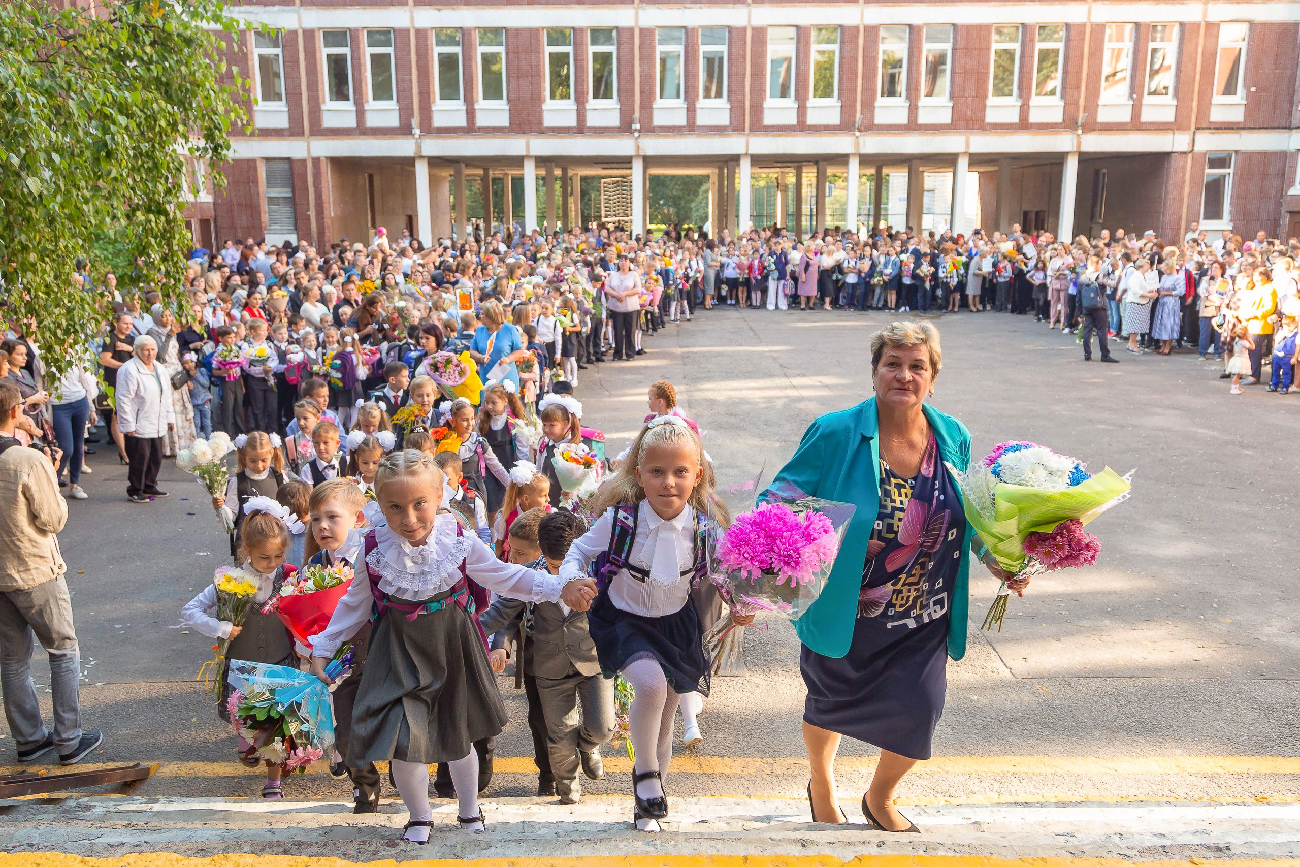 Линейка 1 сентября. Свадебный и Репортажный фотограф в Санкт-Петербурге