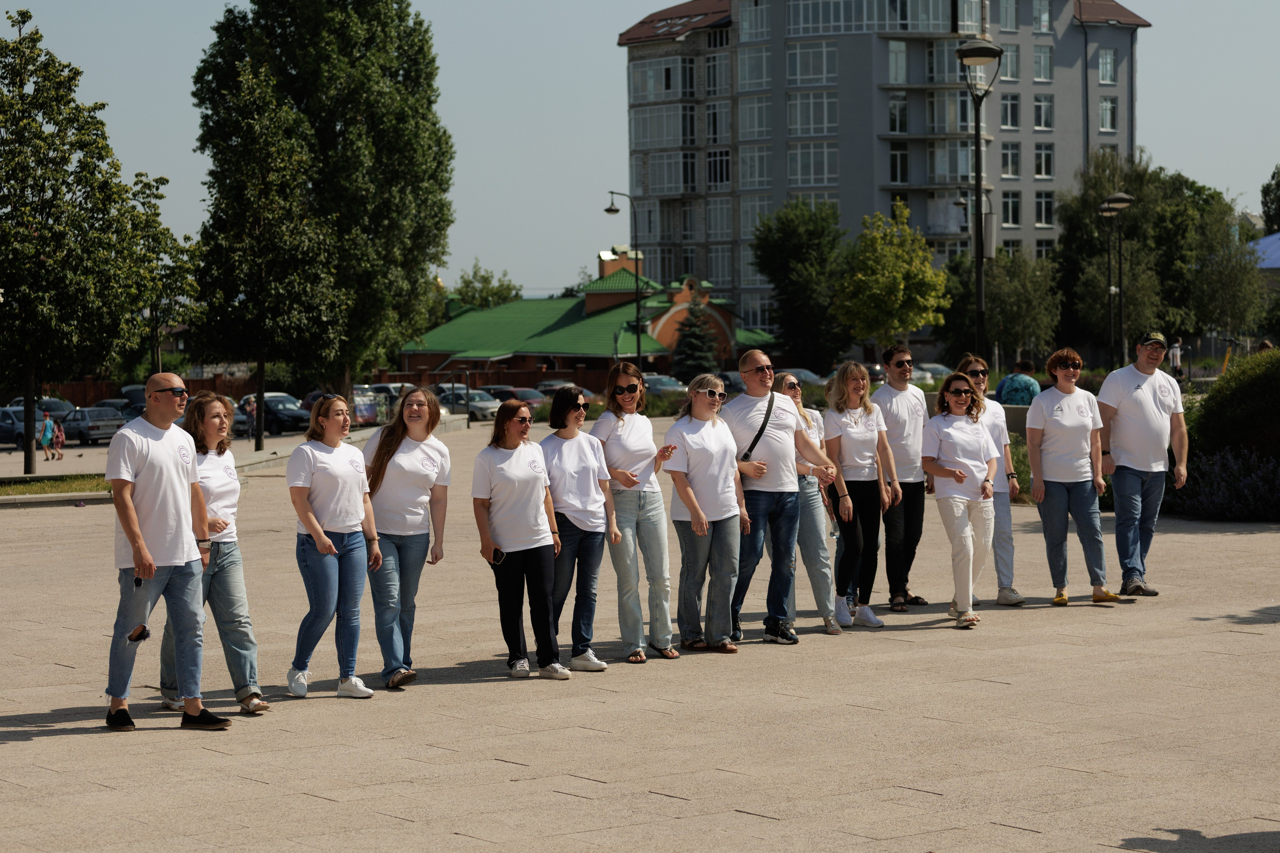 Репортажные фото съёмки клипа от родителей выпускникам. Свадебный фотограф в Воронеже Александр Работкин