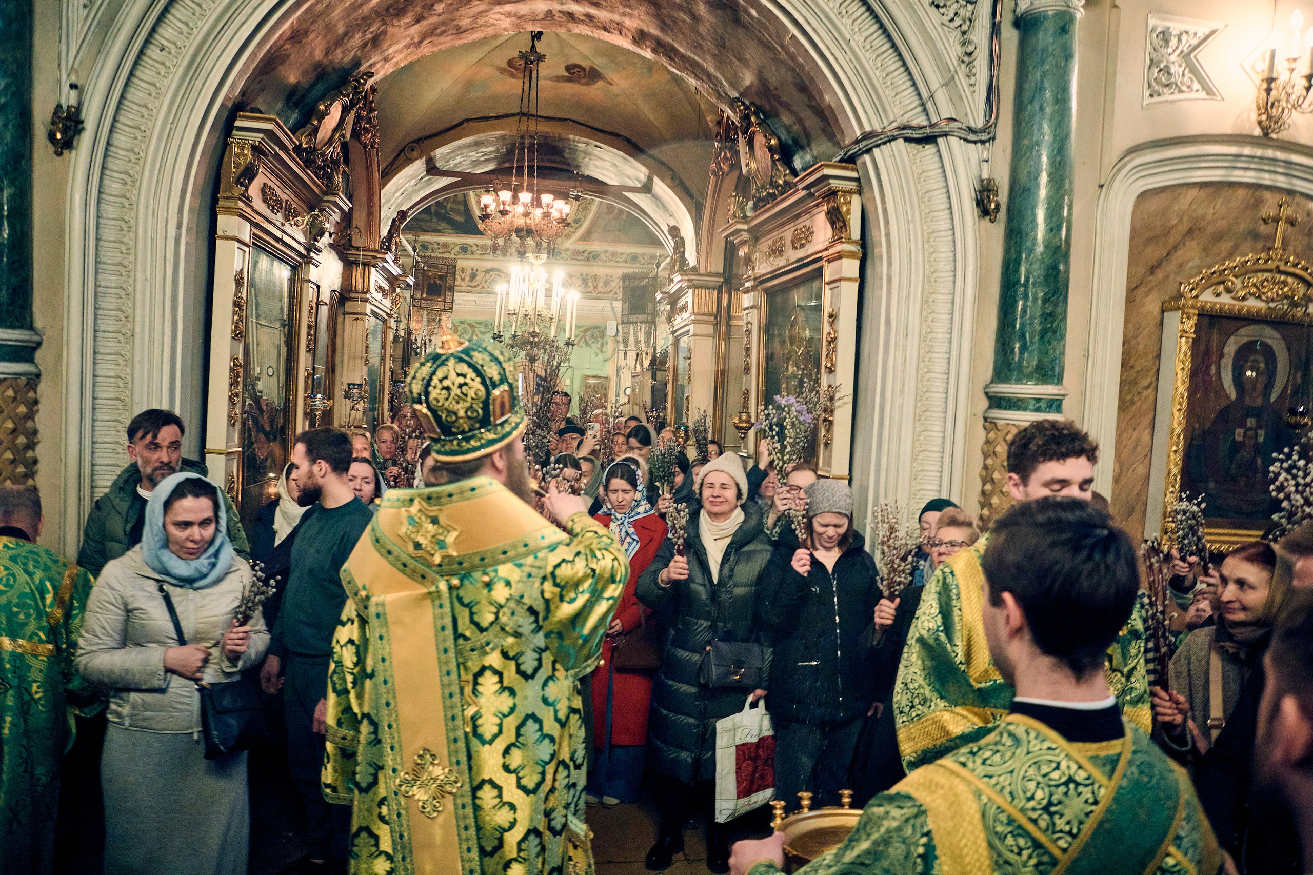 На всенощном бдении под Неделю ваий. DMITRY MOISEENKO — фотограф, художник, топ-стилист