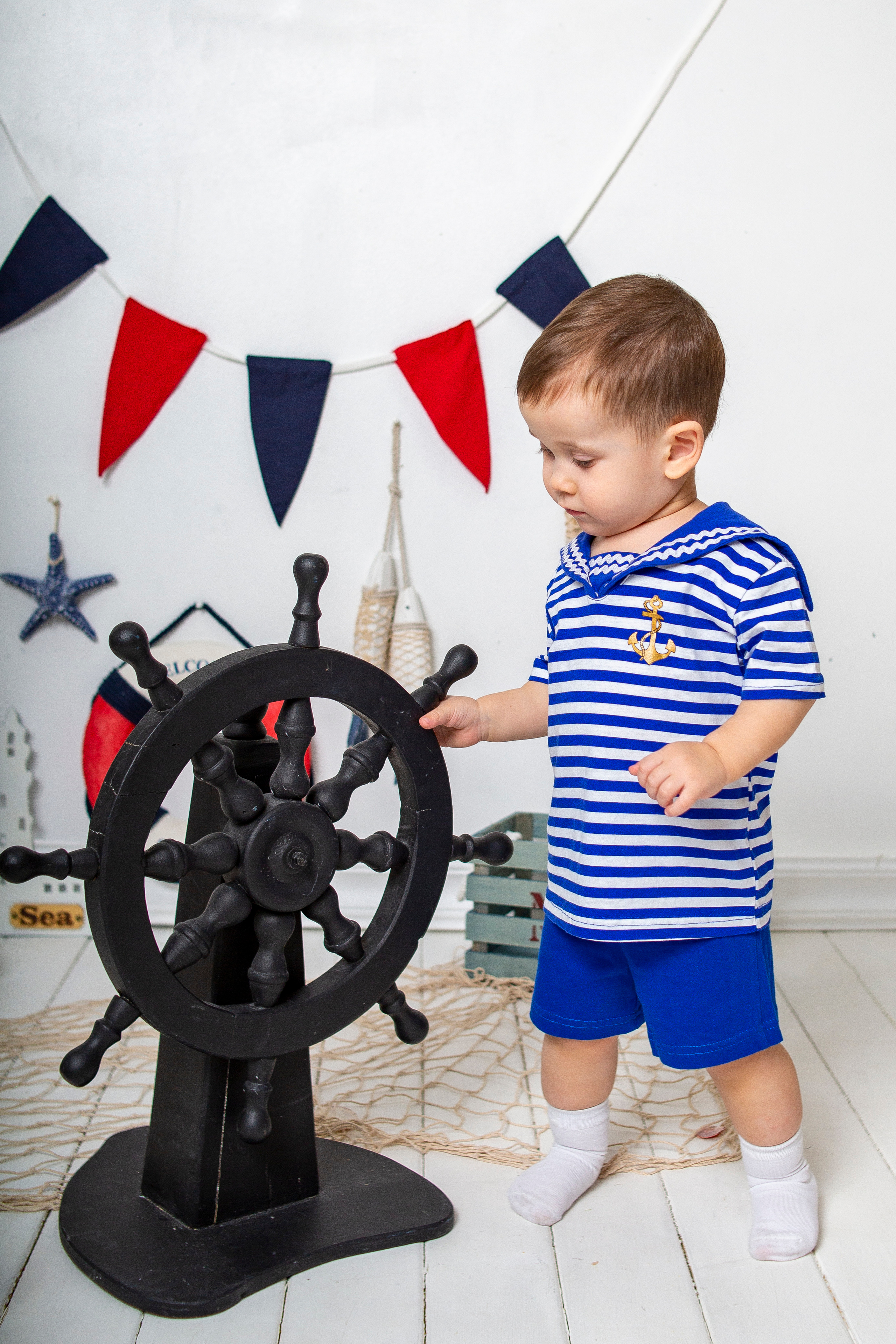 Гордей @vlasova_anna261094 в детской фотостудии @bambino_fotostudio_sochi. Семейный фотограф Валентина Качур в Сочи