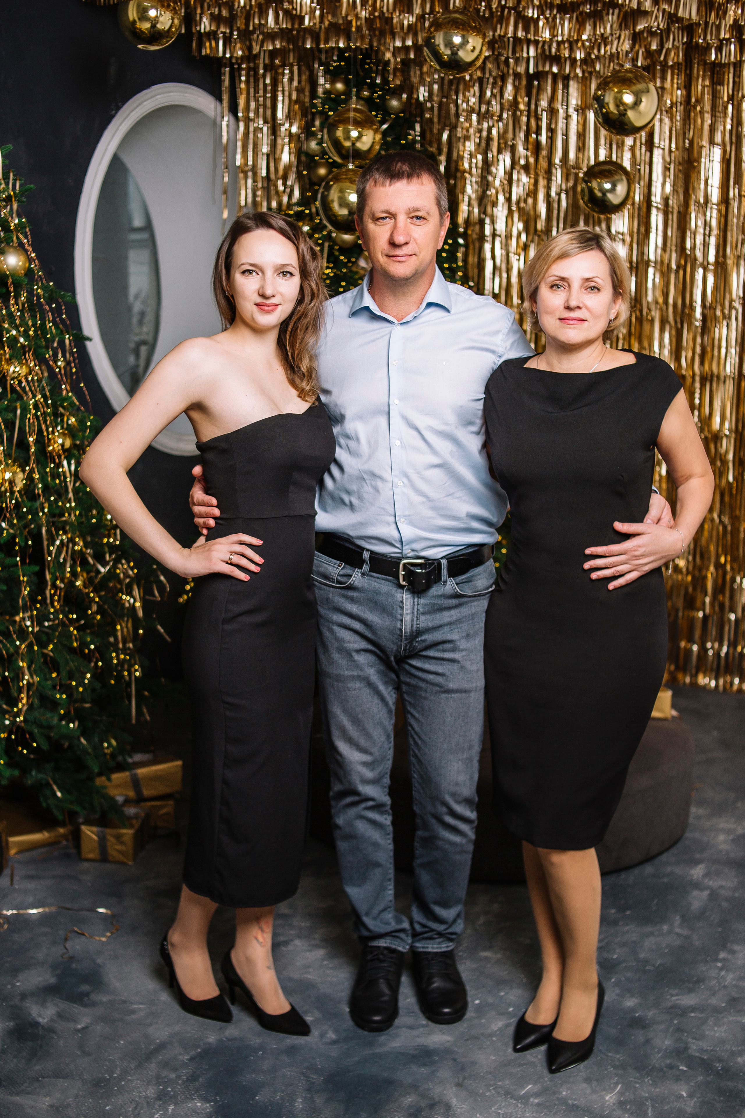 Новогодняя для семьи Юлии в фотостудии Воздух (ул.Мацестинская). Семейный фотограф Валентина Качур в Сочи