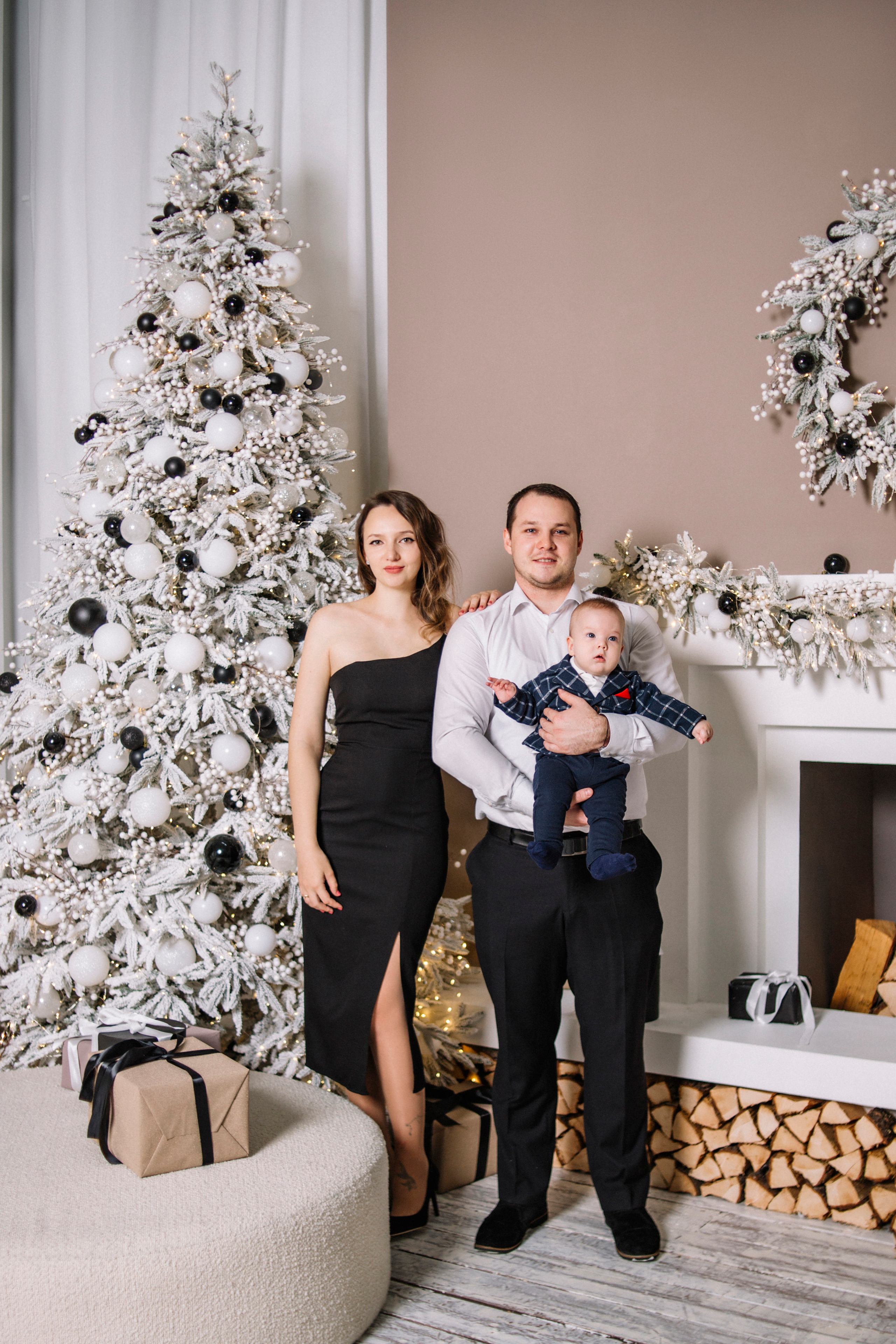 Новогодняя для семьи Юлии в фотостудии Воздух (ул.Мацестинская). Семейный фотограф Валентина Качур в Сочи