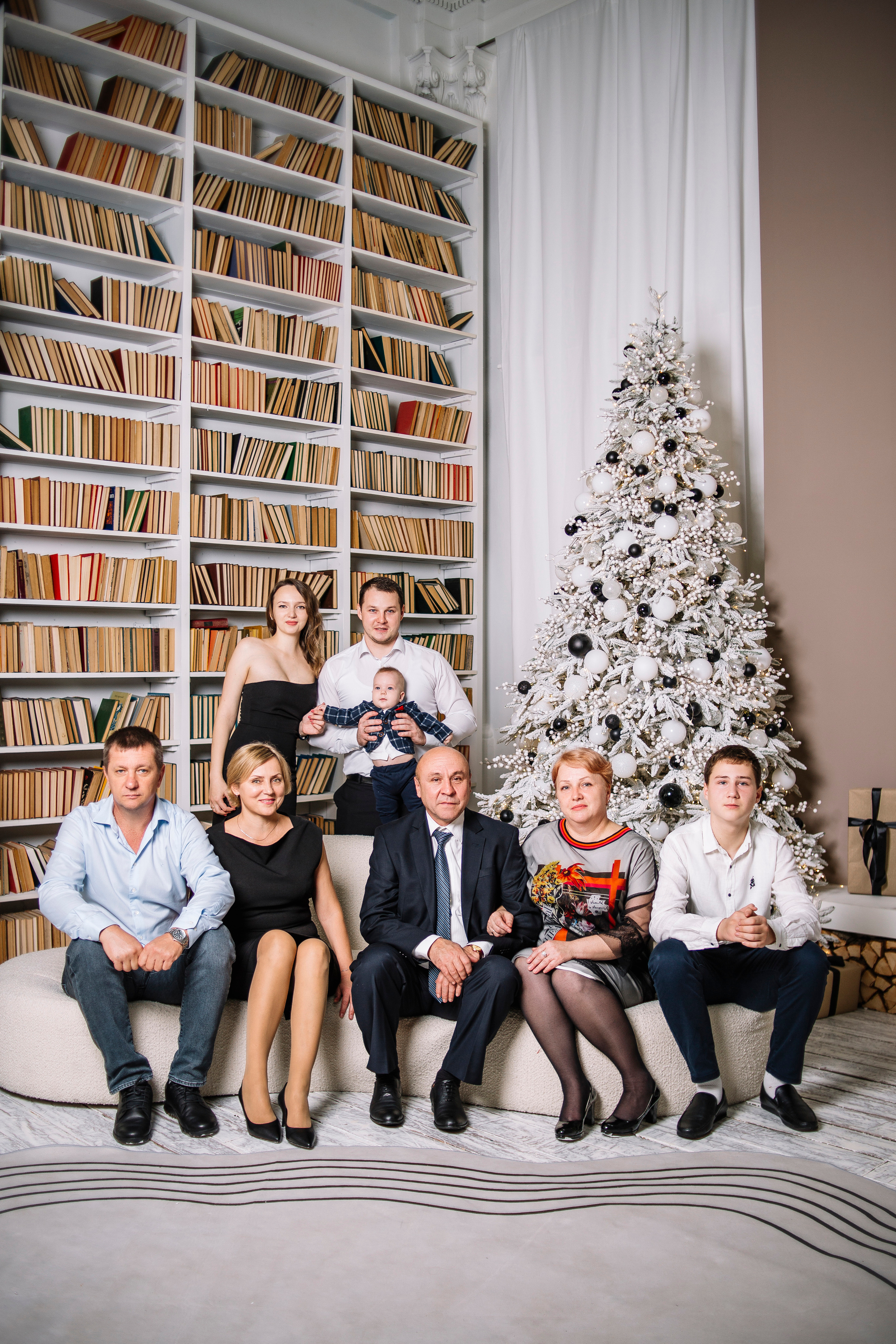 Новогодняя для семьи Юлии в фотостудии Воздух (ул.Мацестинская). Семейный фотограф Валентина Качур в Сочи