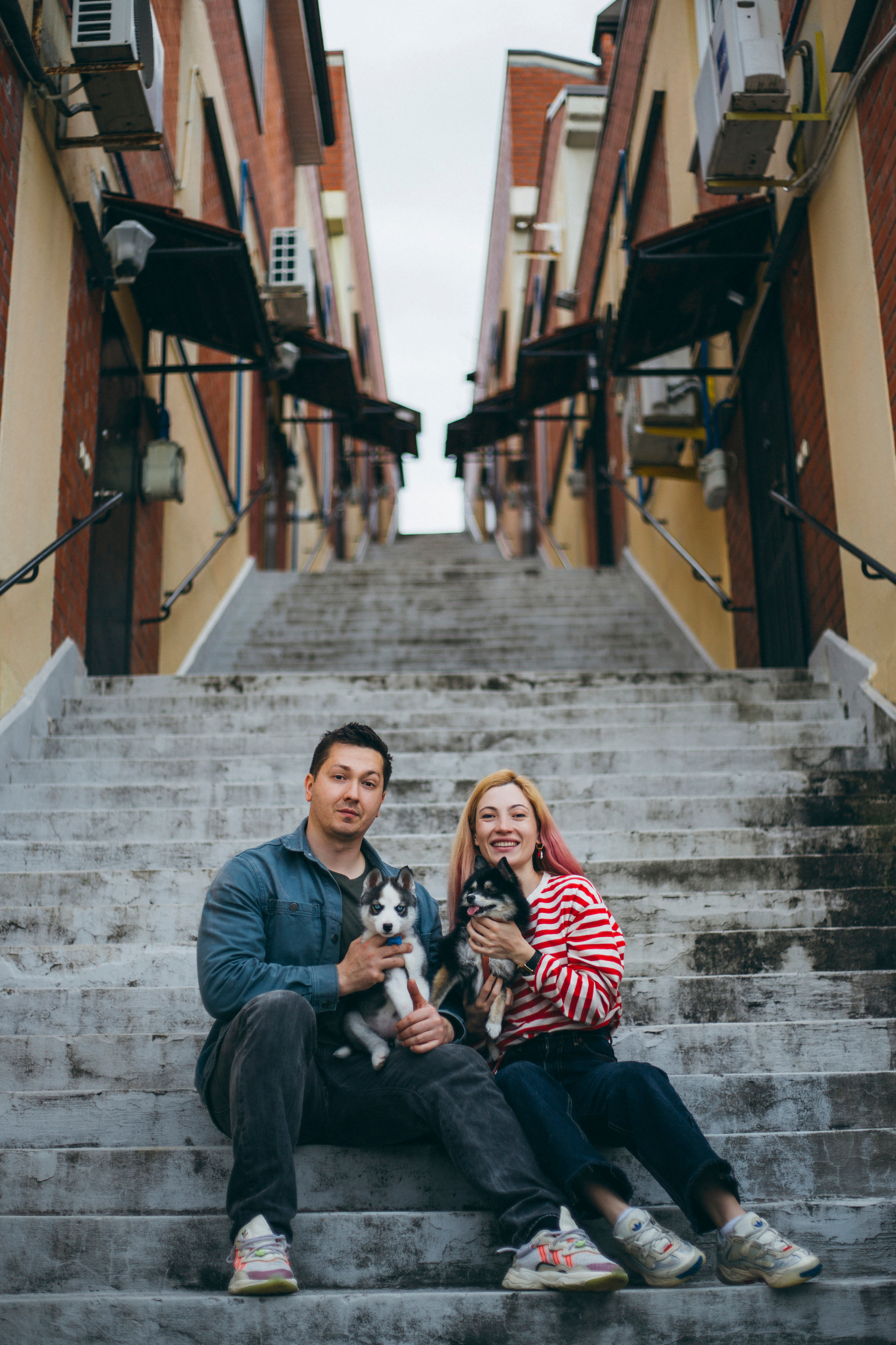 Анна с мужем и собаками @kosach_a. Семейный фотограф Валентина Качур в Сочи