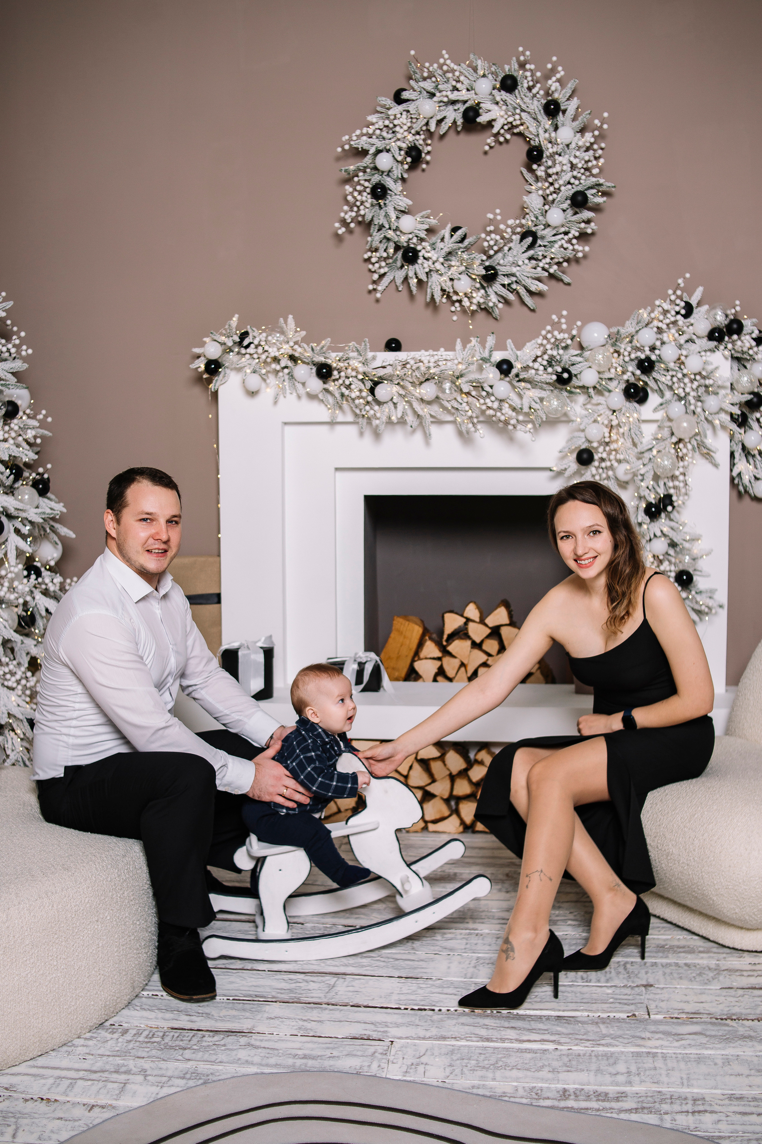 Новогодняя для семьи Юлии в фотостудии Воздух (ул.Мацестинская). Семейный фотограф Валентина Качур в Сочи