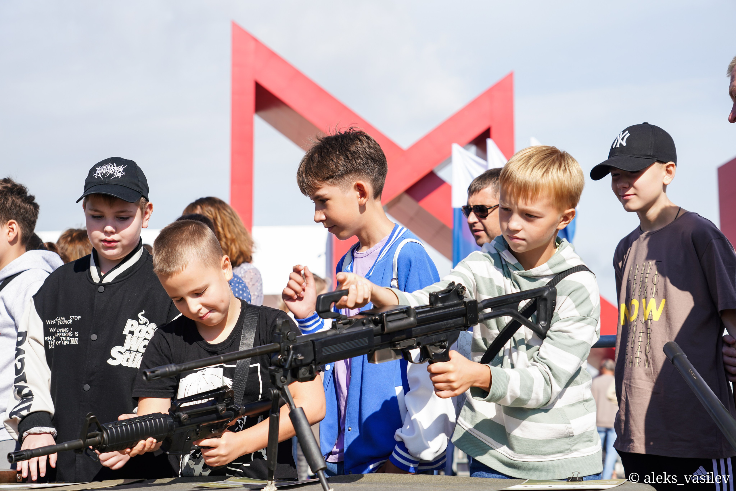 Передвижная выставкиа трофейной техники НАТО. Фотограф Кемерово