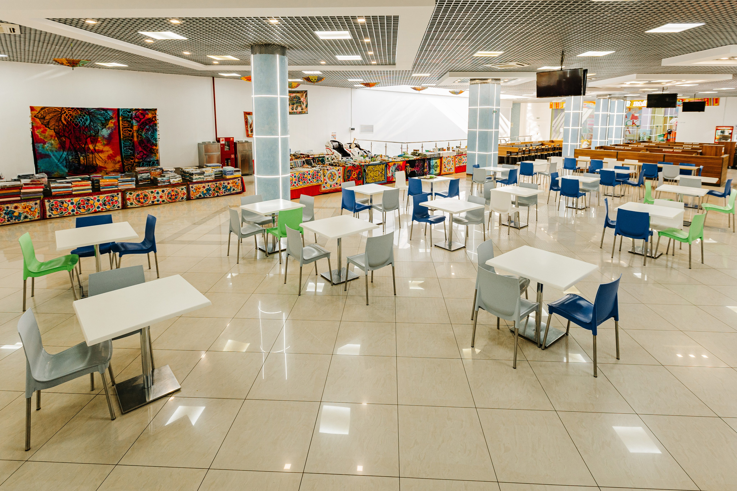 Архитектурная съемка фасада ТЦ Royal. Photographer and videographer for wedding in Italy: Rome, Milan, Venic