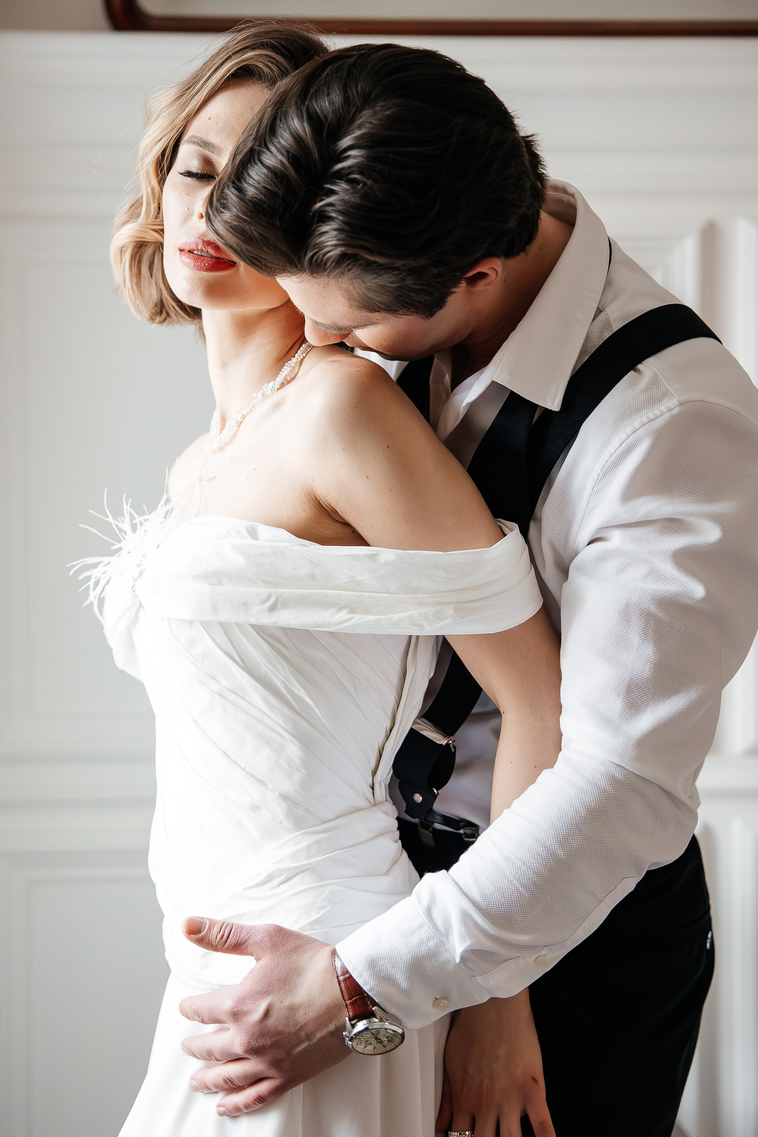 Утро жениха и невесты в отеле. Свадебный и семейный фотограф в Москве Красинская Мария