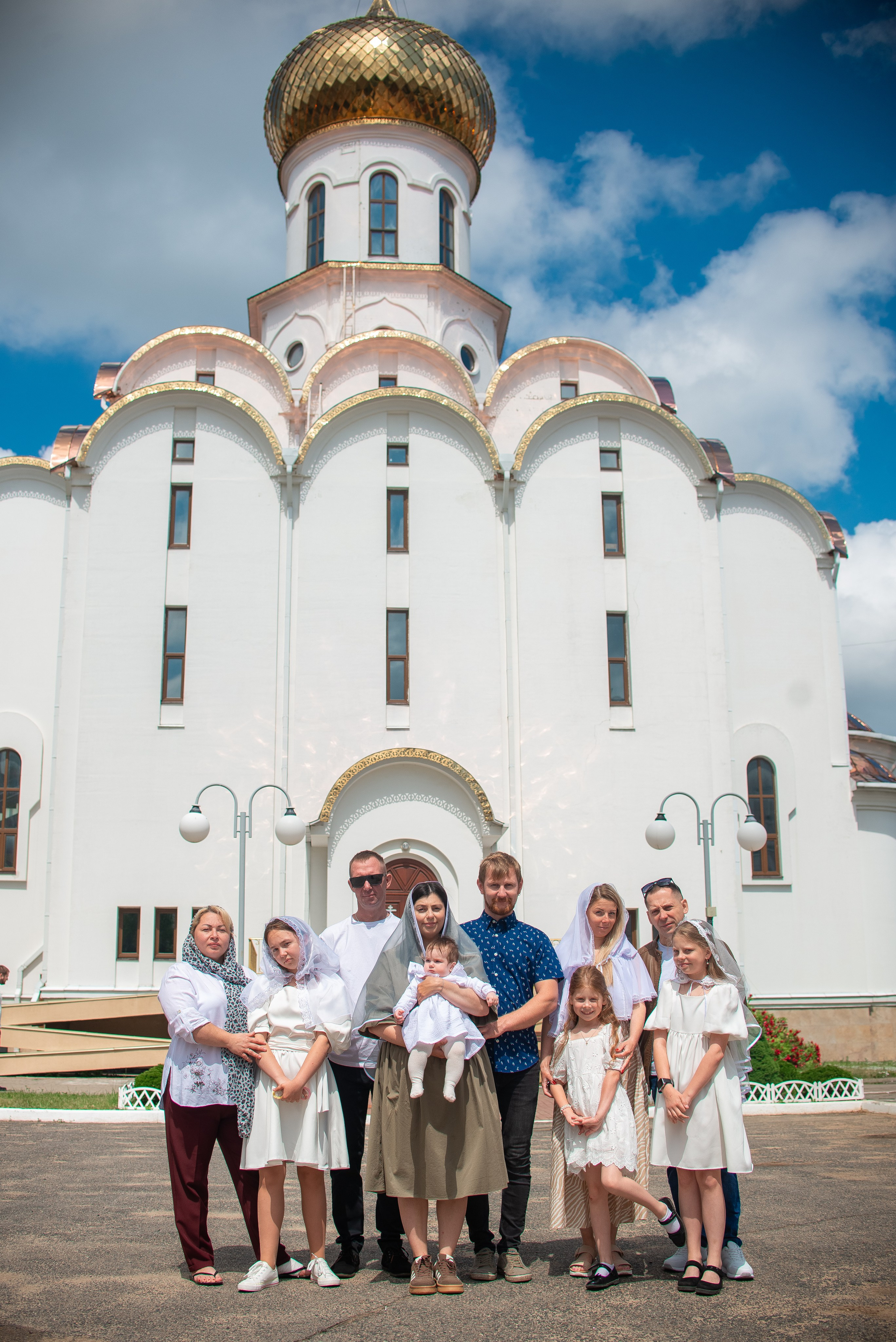 Крещении Мии в хр.Ксении Петербургской. Семейный фотограф на выписку из роддома и крещение Минск Настя Гришук