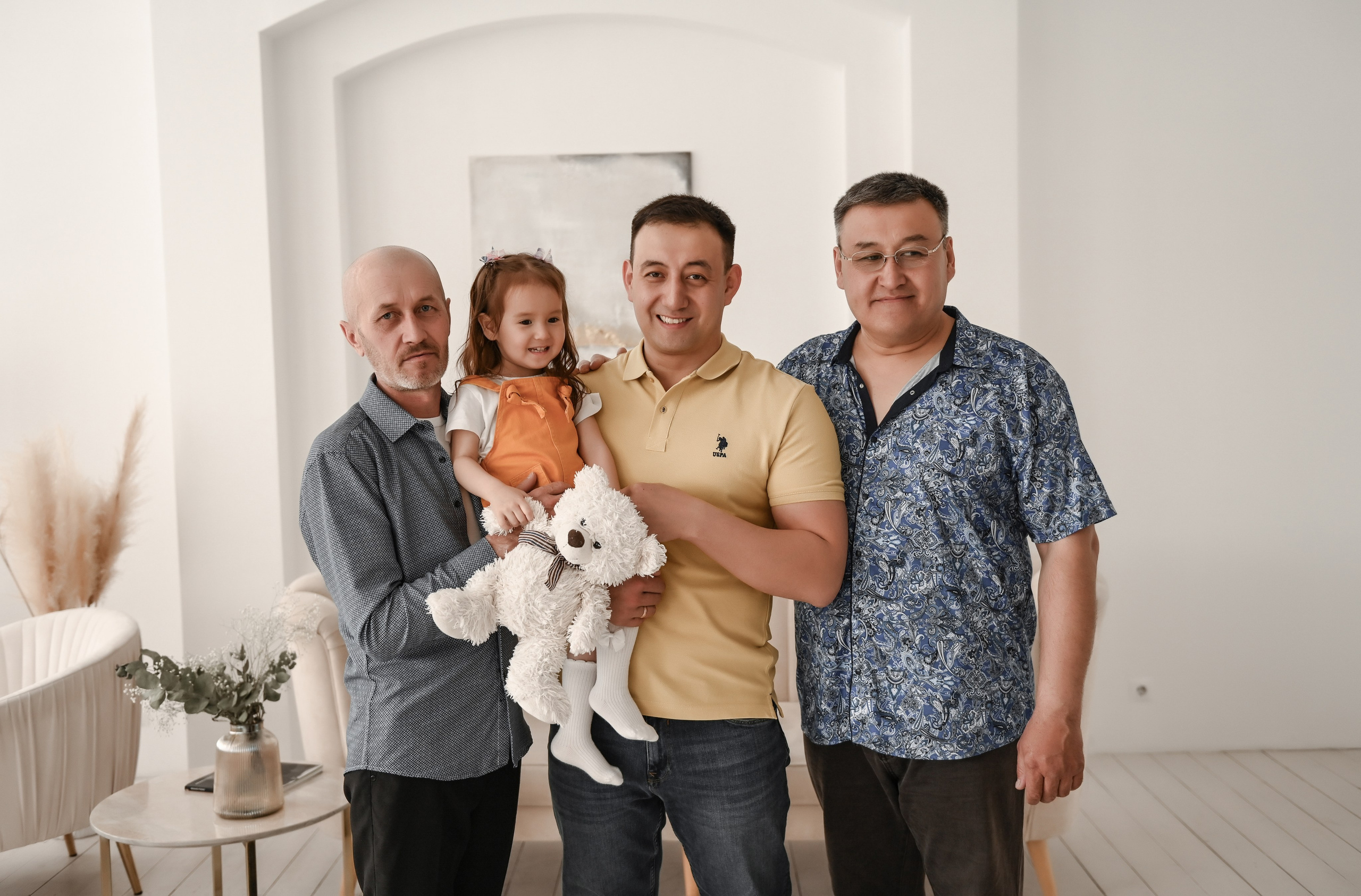 Семейная студийная  фотосессия 2. Свадебный, семейный, детский, контент фотограф в Омске Максим Ильин