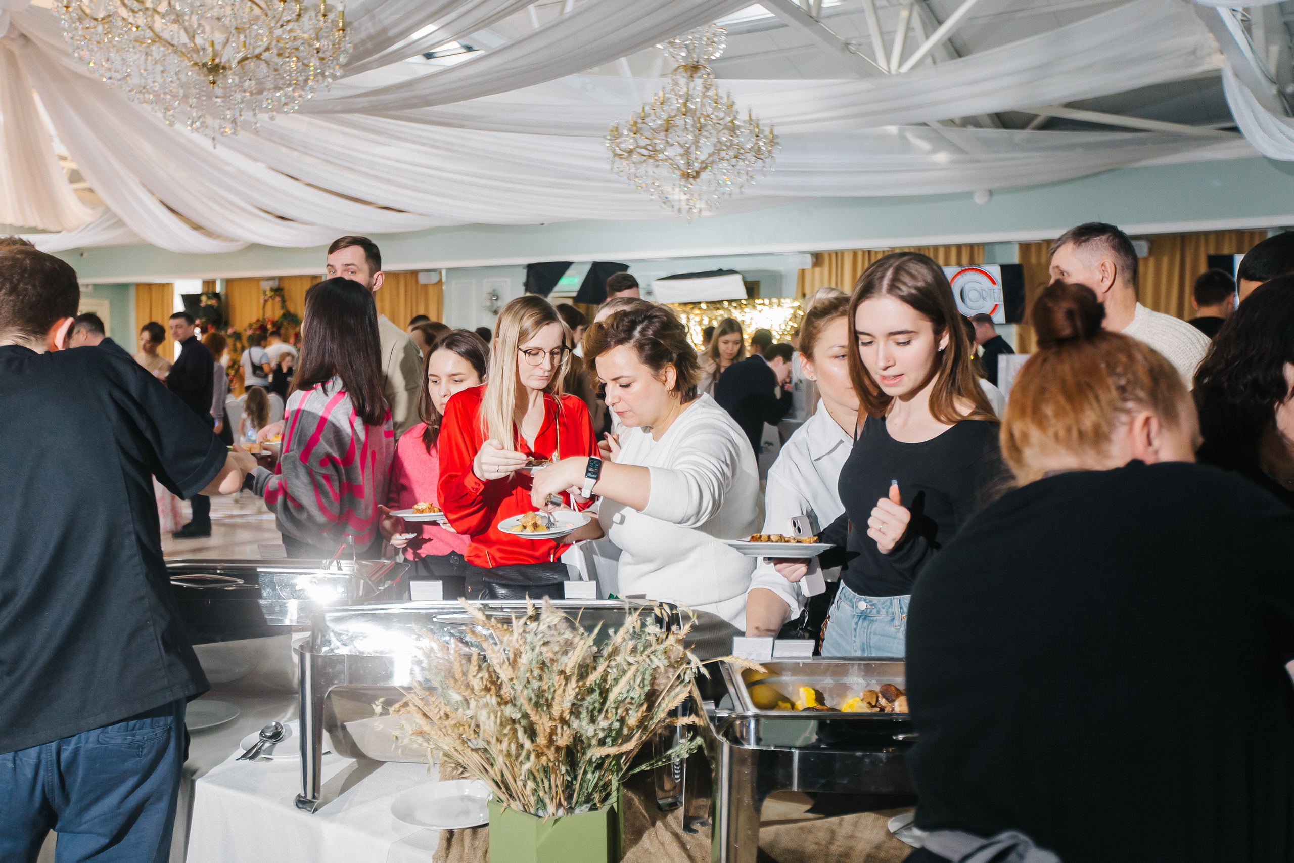 Wedding day 2023 в загородном клубе «Белая Лошадь». Свадебный и портретный фотограф Летавина Наталия. Екатеринбург