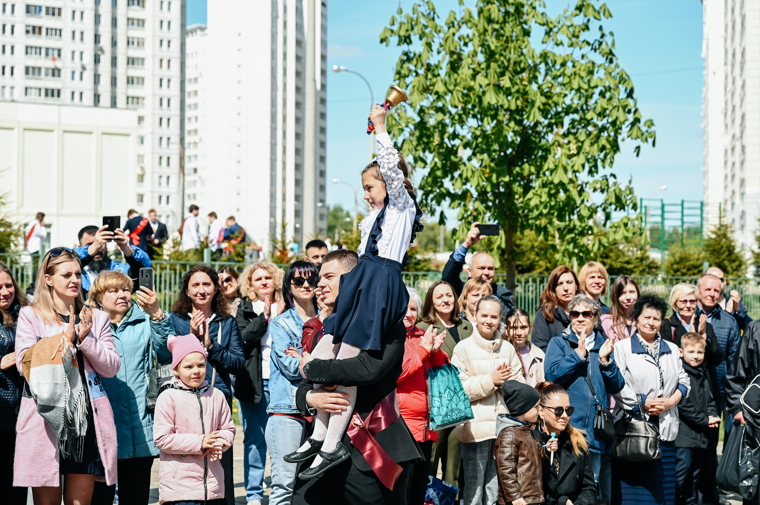 Последний звонок 11 класс. Фотограф Арина Агапова. Подольск, Москва https://arinafoto.wfolio.pro/