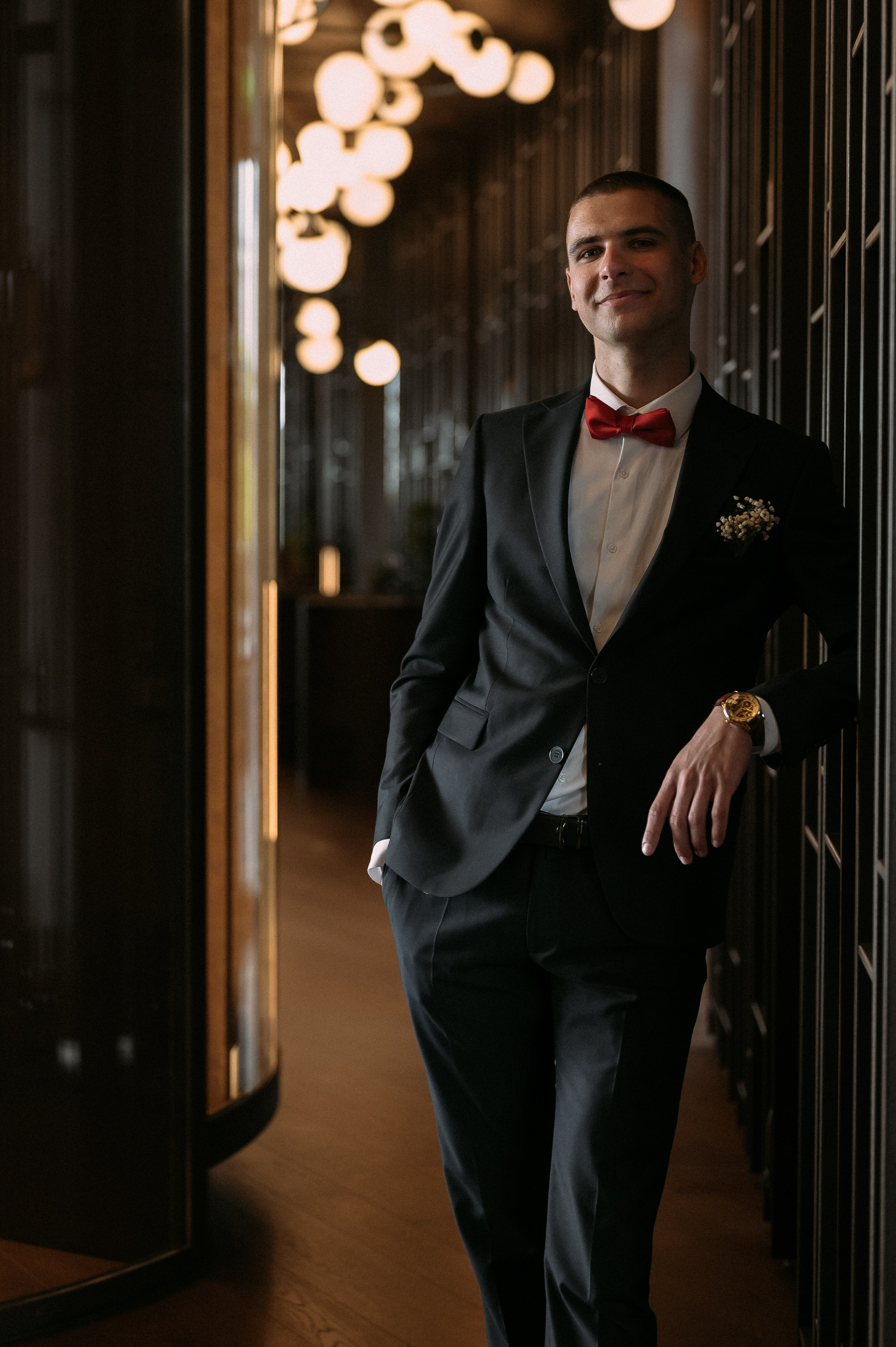 Свадебное утро и прогулка красивой яркой пары. Свадебный и семейный фотограф в Симферополе Дарья Маркова