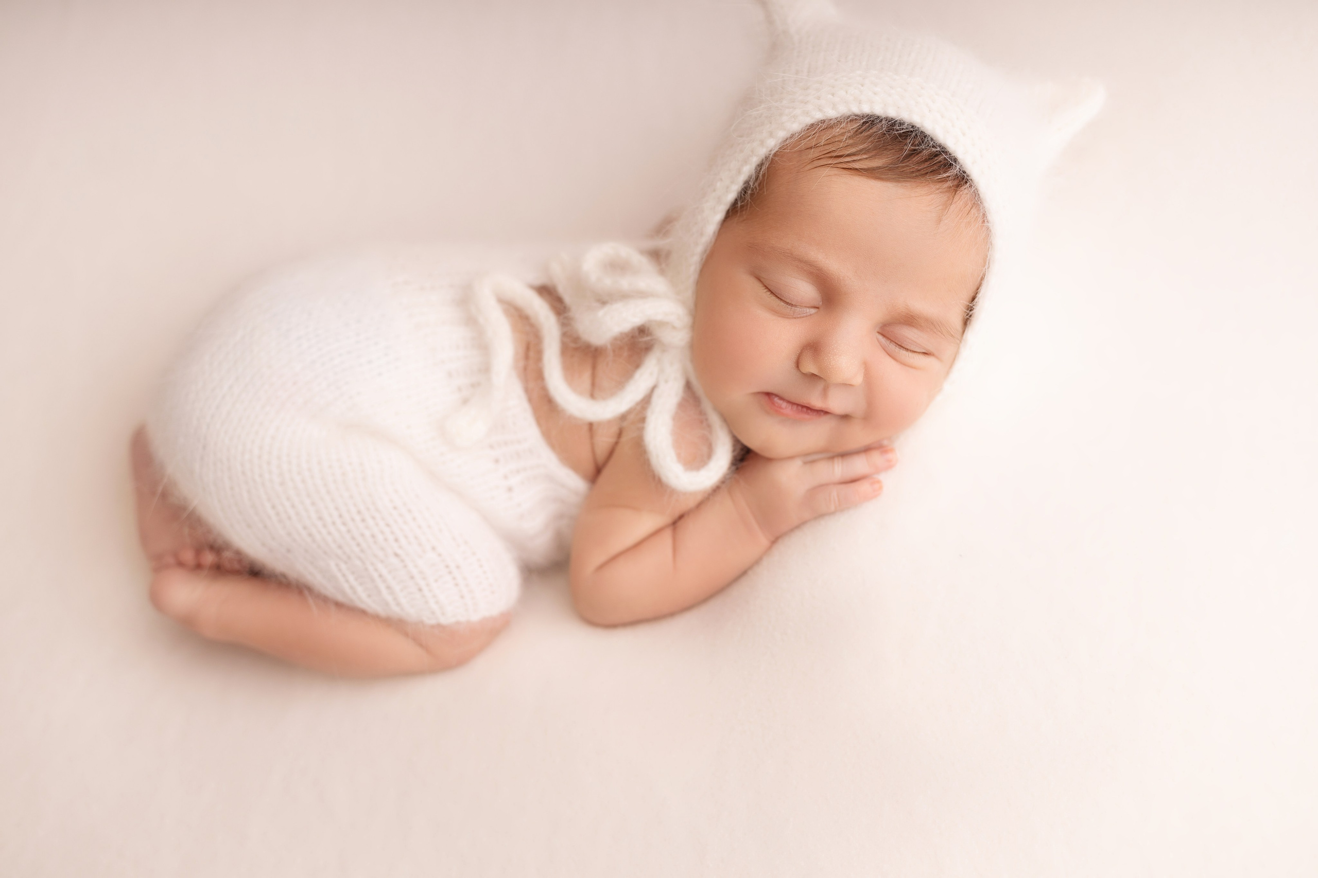 Классическая фотосессия малыша. Фотограф новорожденных малышей в Омске и Омской области Эльвира Камаева