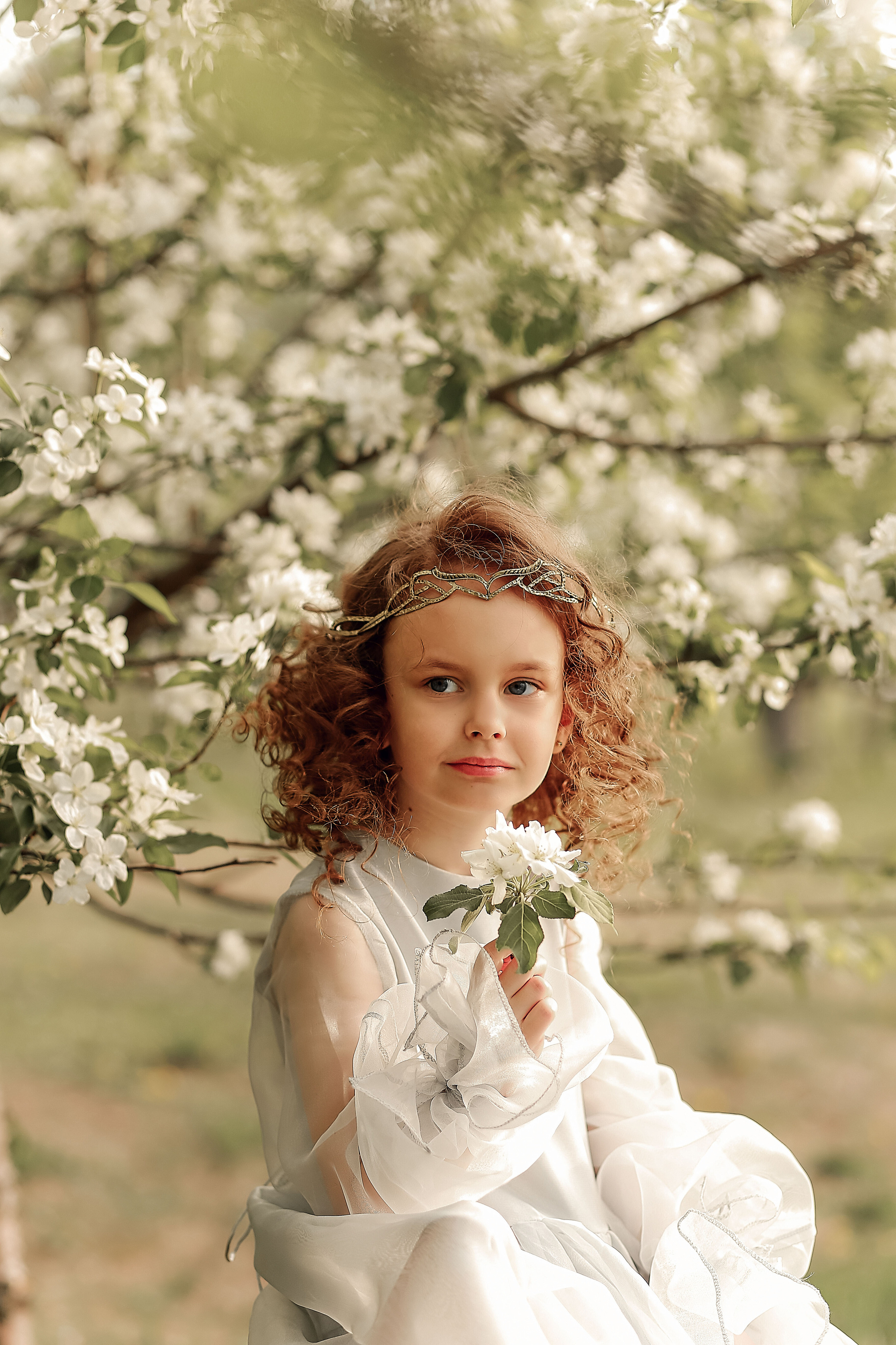 Съемка в яблоньке.Эльфийская малышка. Иванова Ирина Свадебный и семейный фотограф г. Уфа