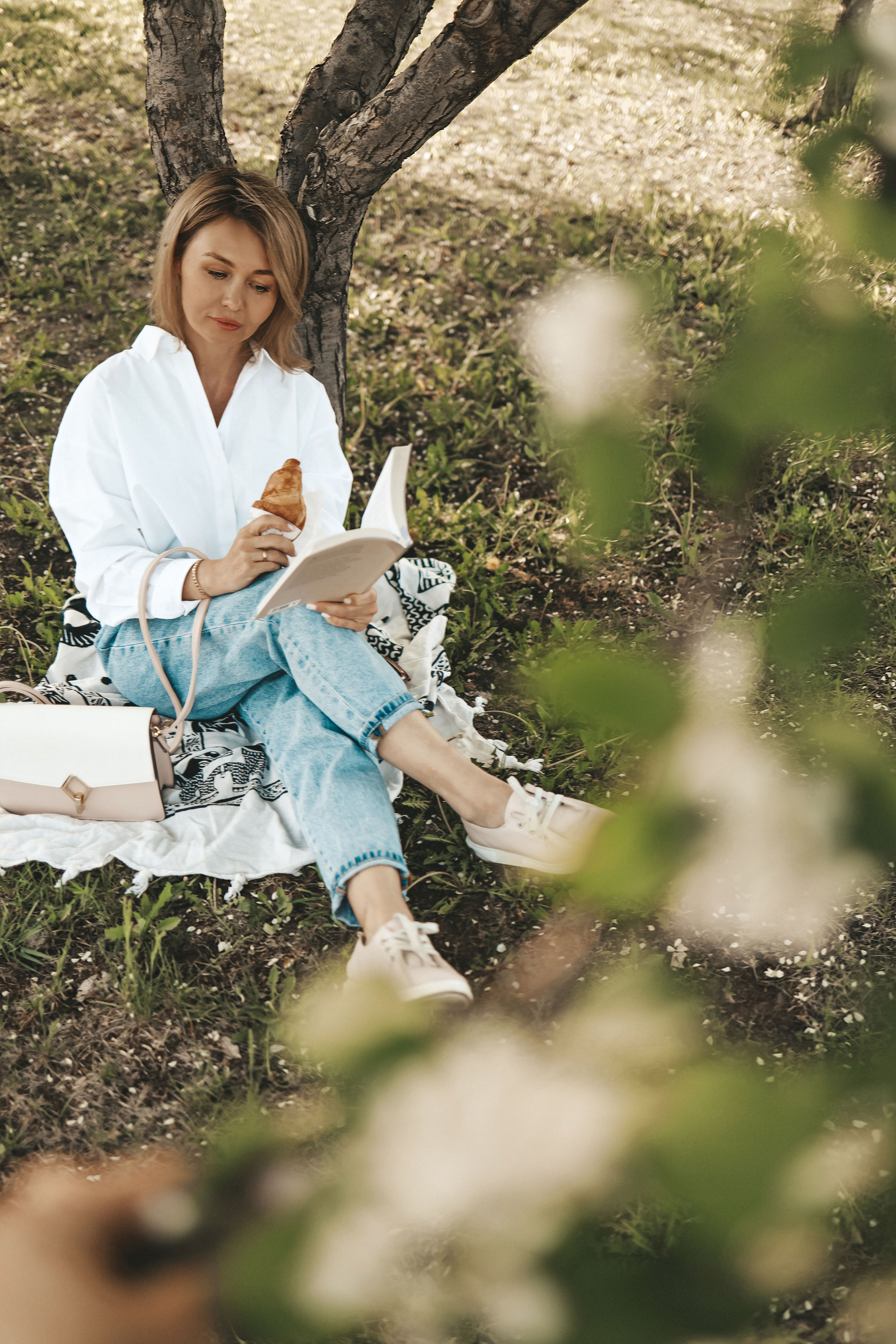 Фотосессия в цветении. Иванова Ирина Свадебный и семейный фотограф г. Уфа