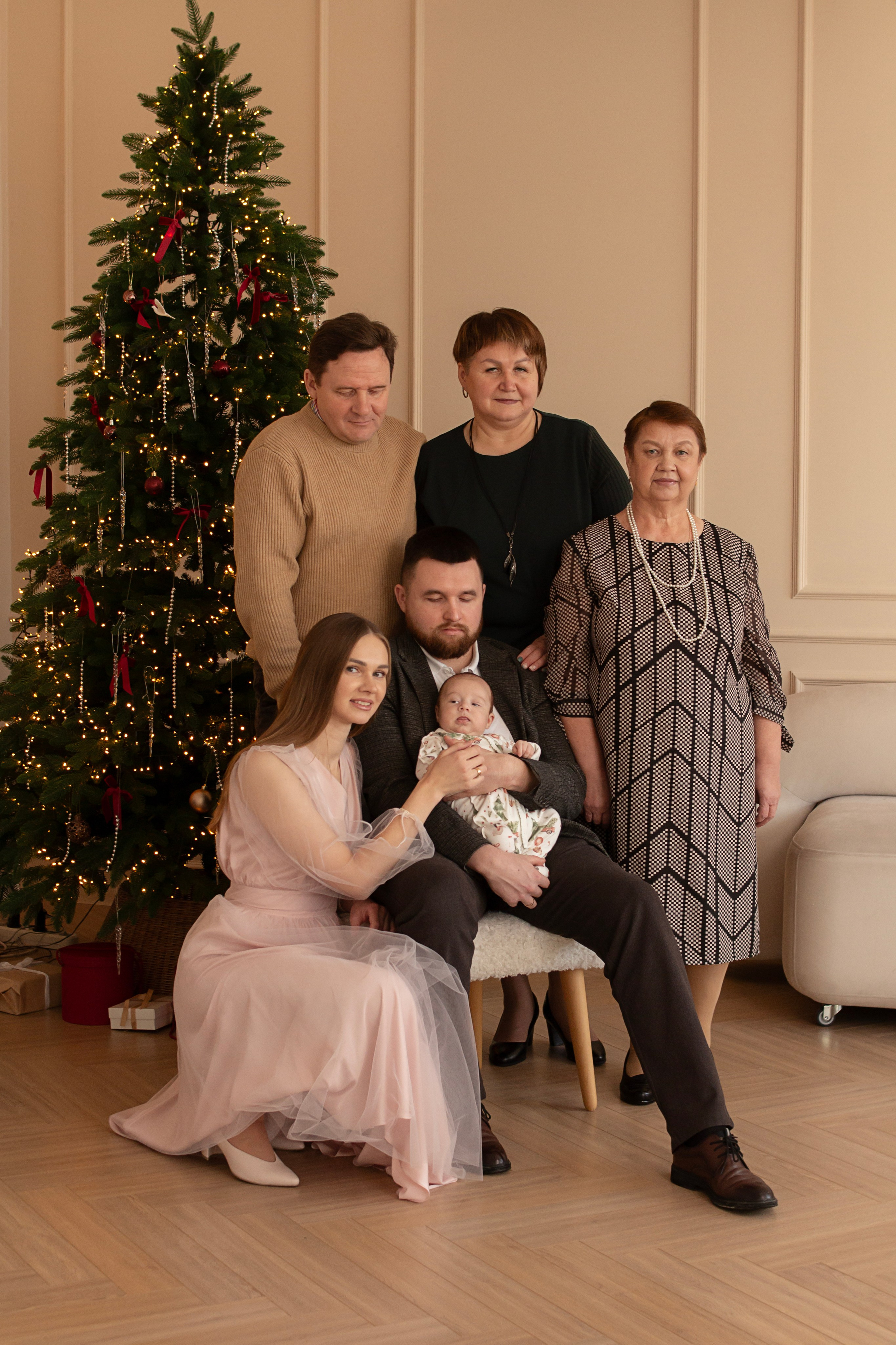 Юлия и ее большая семья. Тютина Оля фотограф-ретушер Екатеринбург