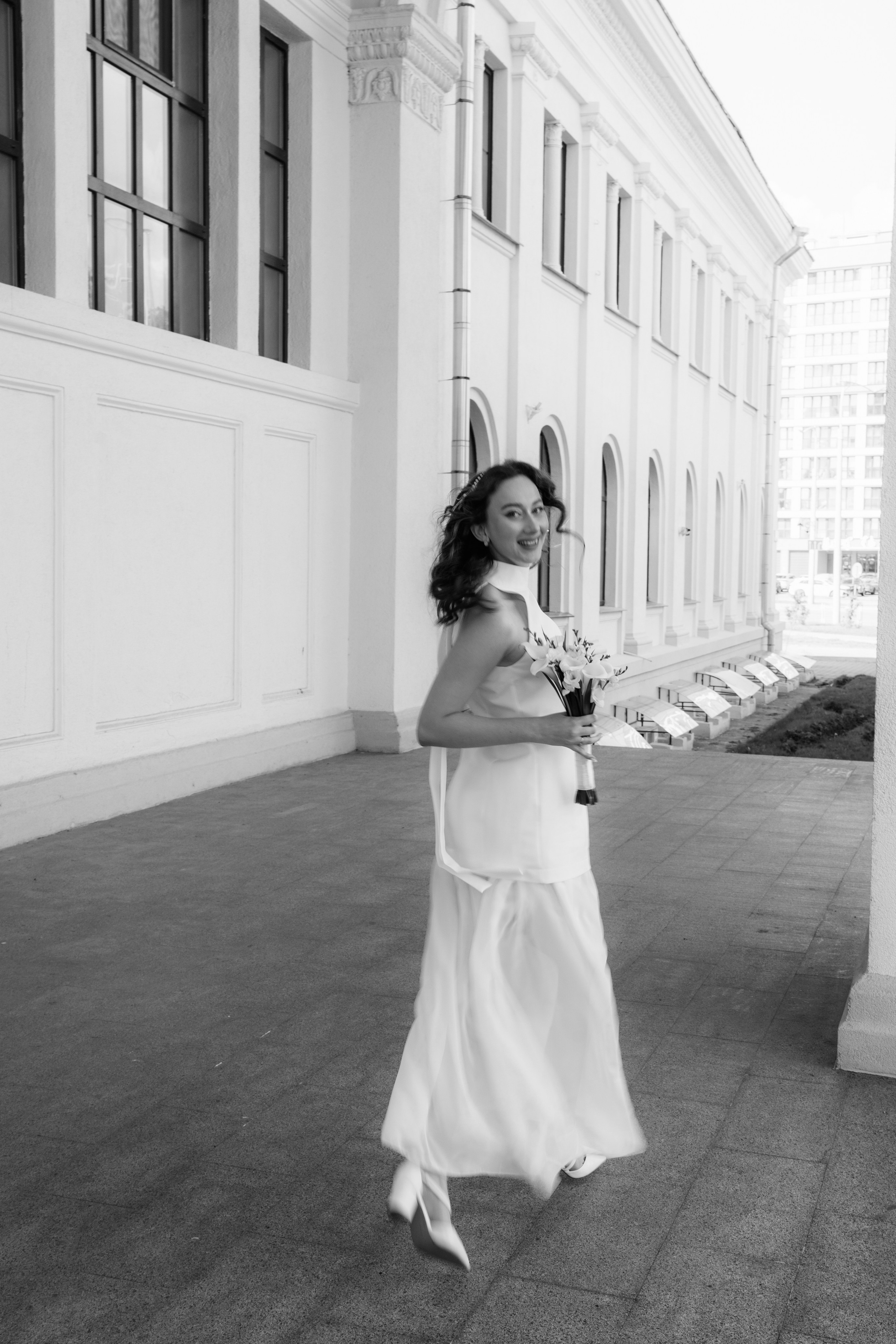 Любовь на фоне старого аэропорта. Ваш семейный фотограф в Минске — Вика Трегубова