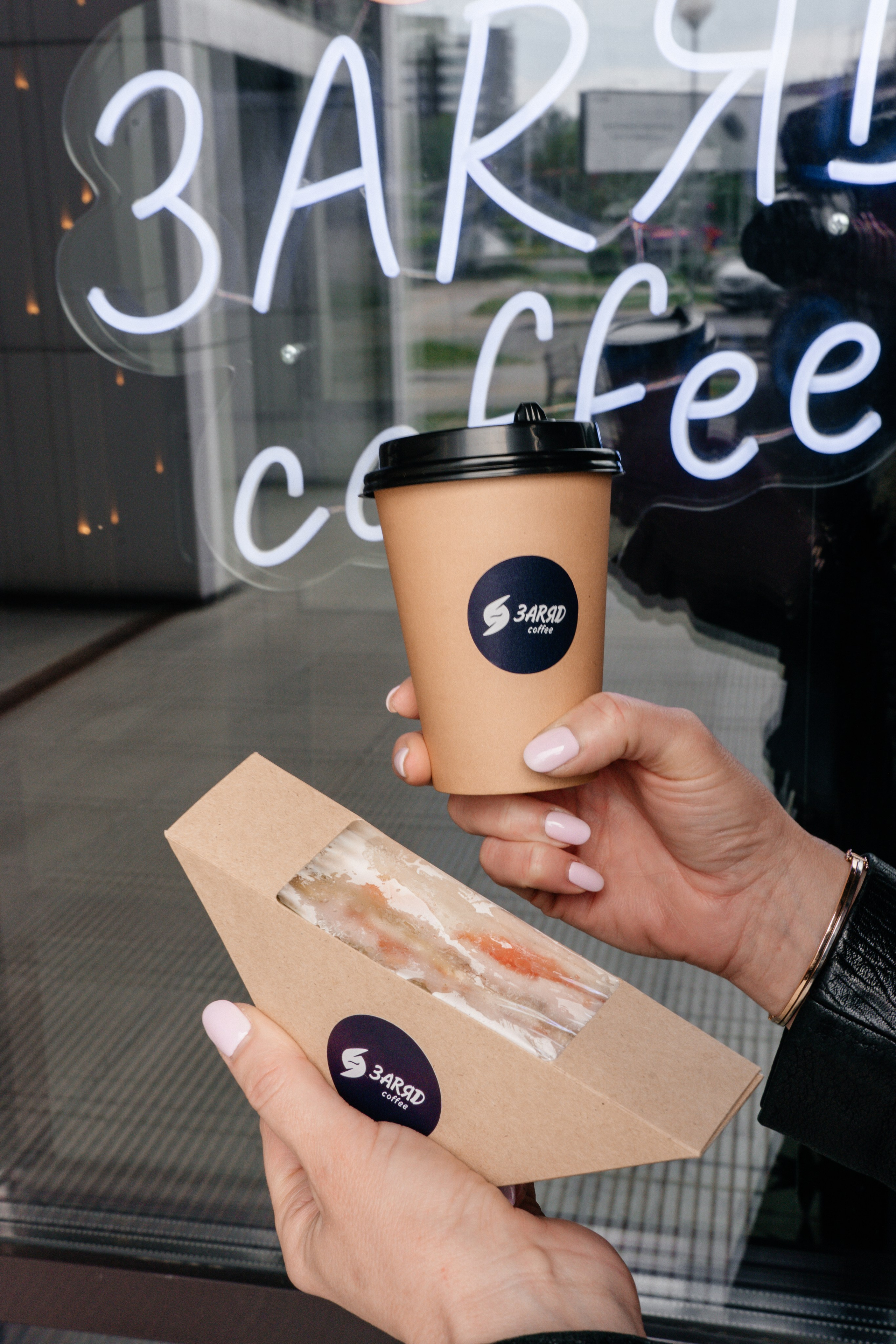 Контент- съёмка для кофейни «ЗАРЯД». Ваш семейный фотограф в Минске — Вика Трегубова