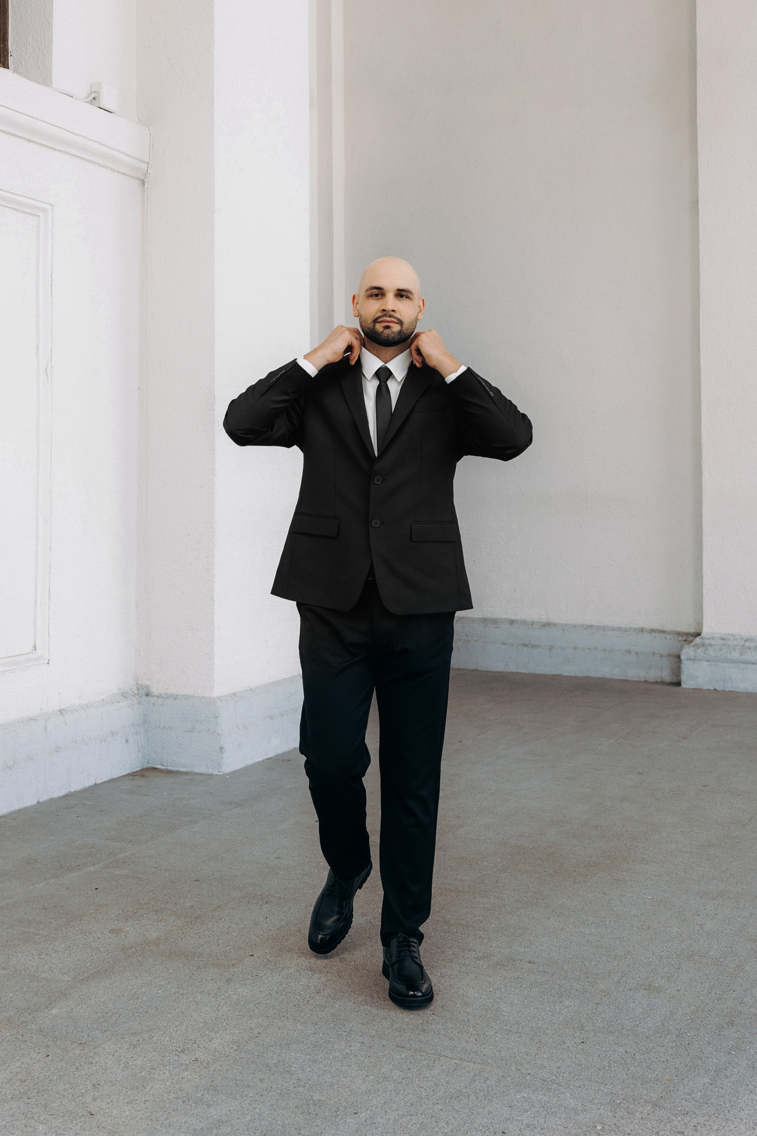 Любовь на фоне старого аэропорта. Ваш семейный фотограф в Минске — Вика Трегубова