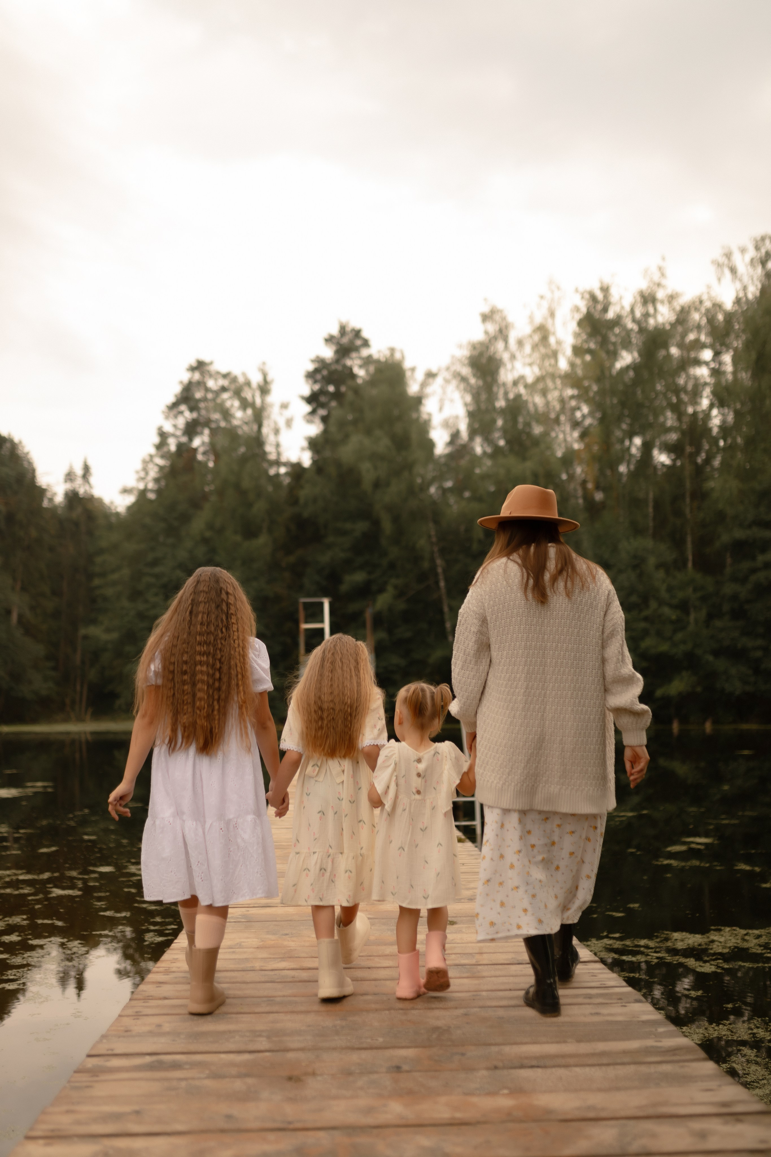 Мама Алина, Маша, Дина и Анечка. Фотограф Татьяна Семенова