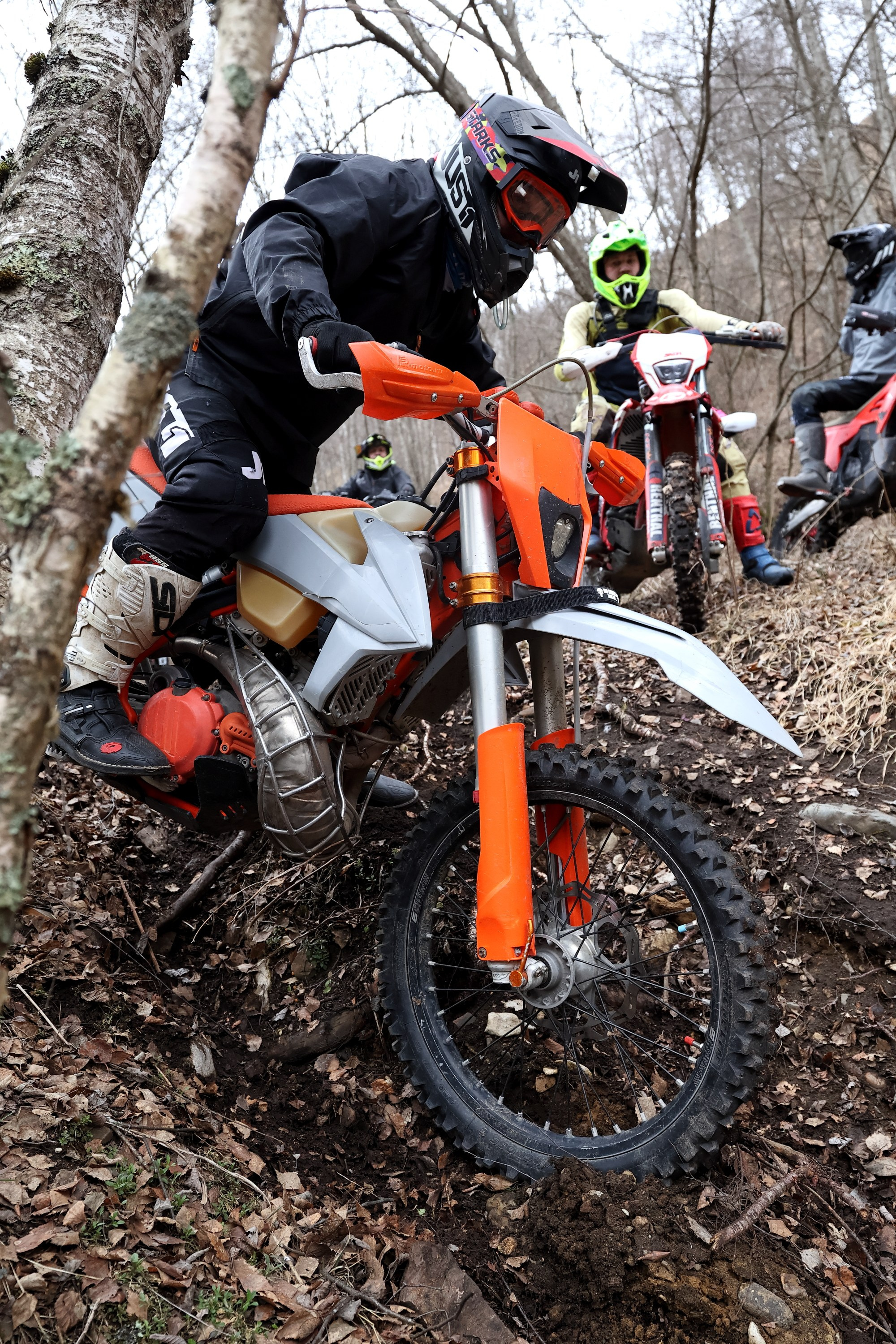 Репортажная фотосъемка выезда на эндуро мотоциклах в Кисловодск с НашиТуры. 