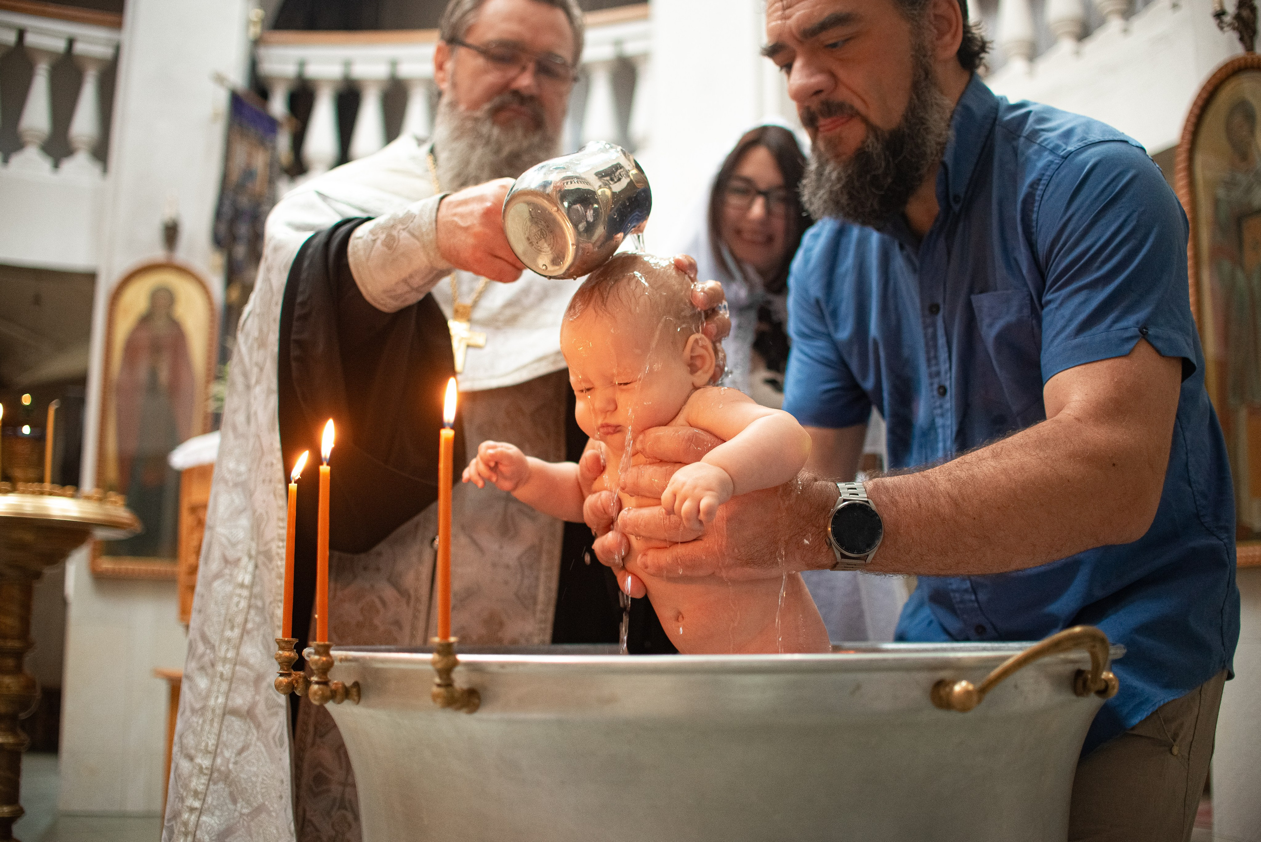 Крещение Дианы в хр. Иконы Минской. Семейный фотограф на выписку из роддома и крещение Минск Настя Гришук