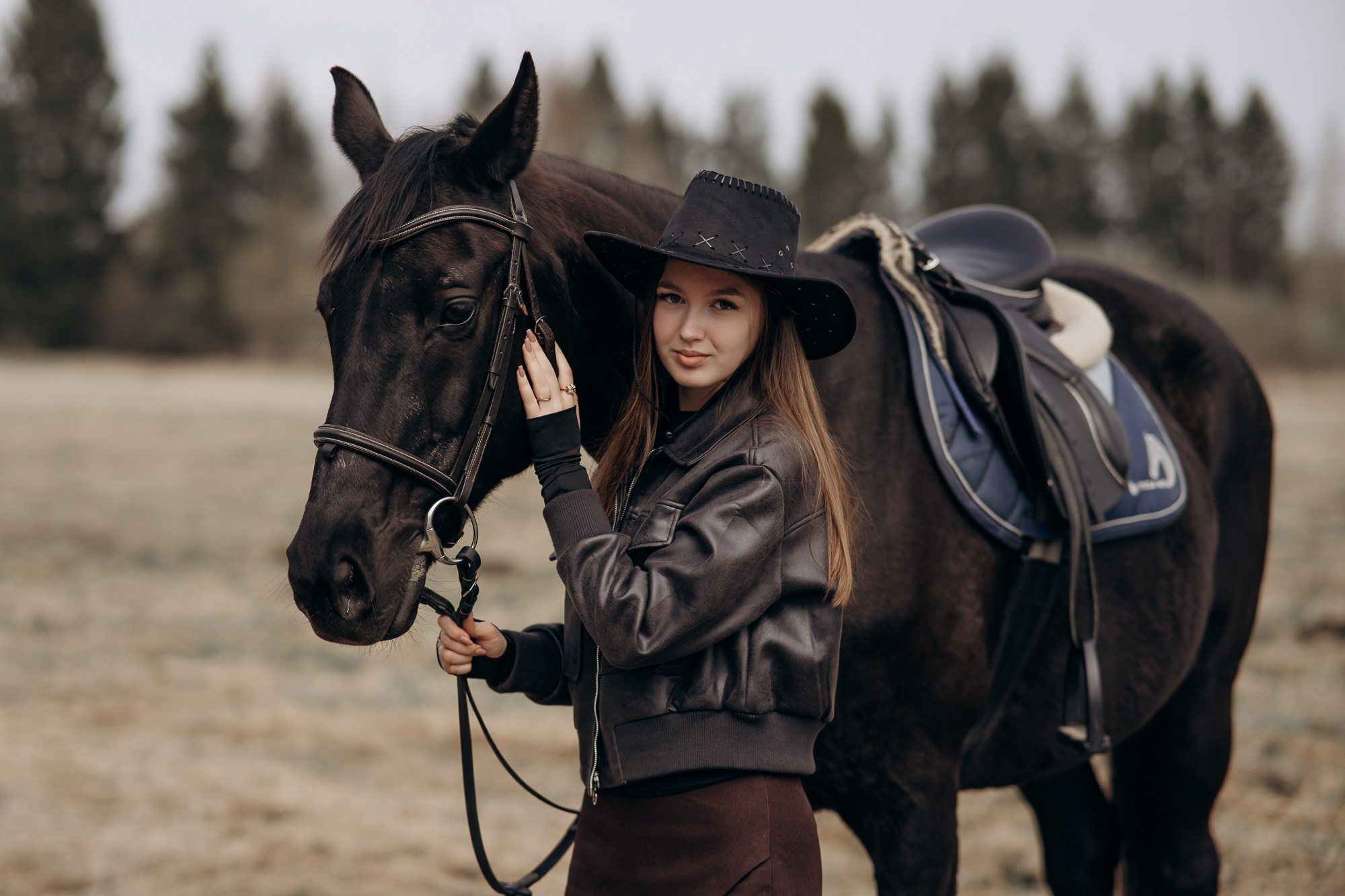 Фотосессия девушки с лошадью. Свадебный и репортажный фотограф в Ярославле Евгений Сальников