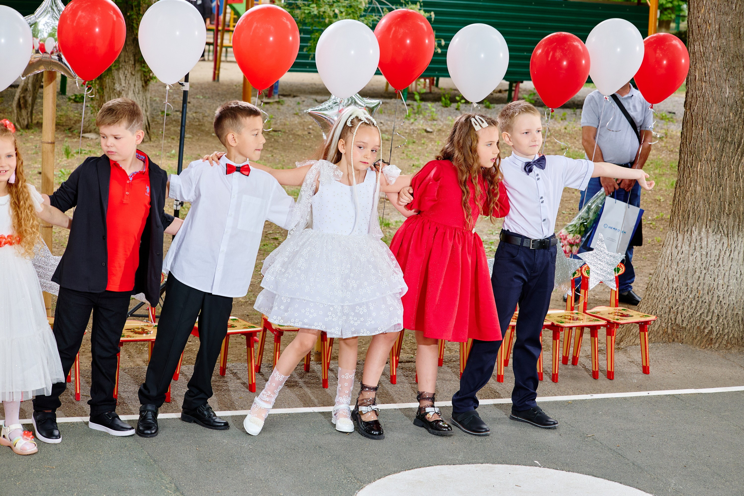 Выпускной 45 сад. Фотограф Выпускные альбомы Таганрог Сергей Коробченко