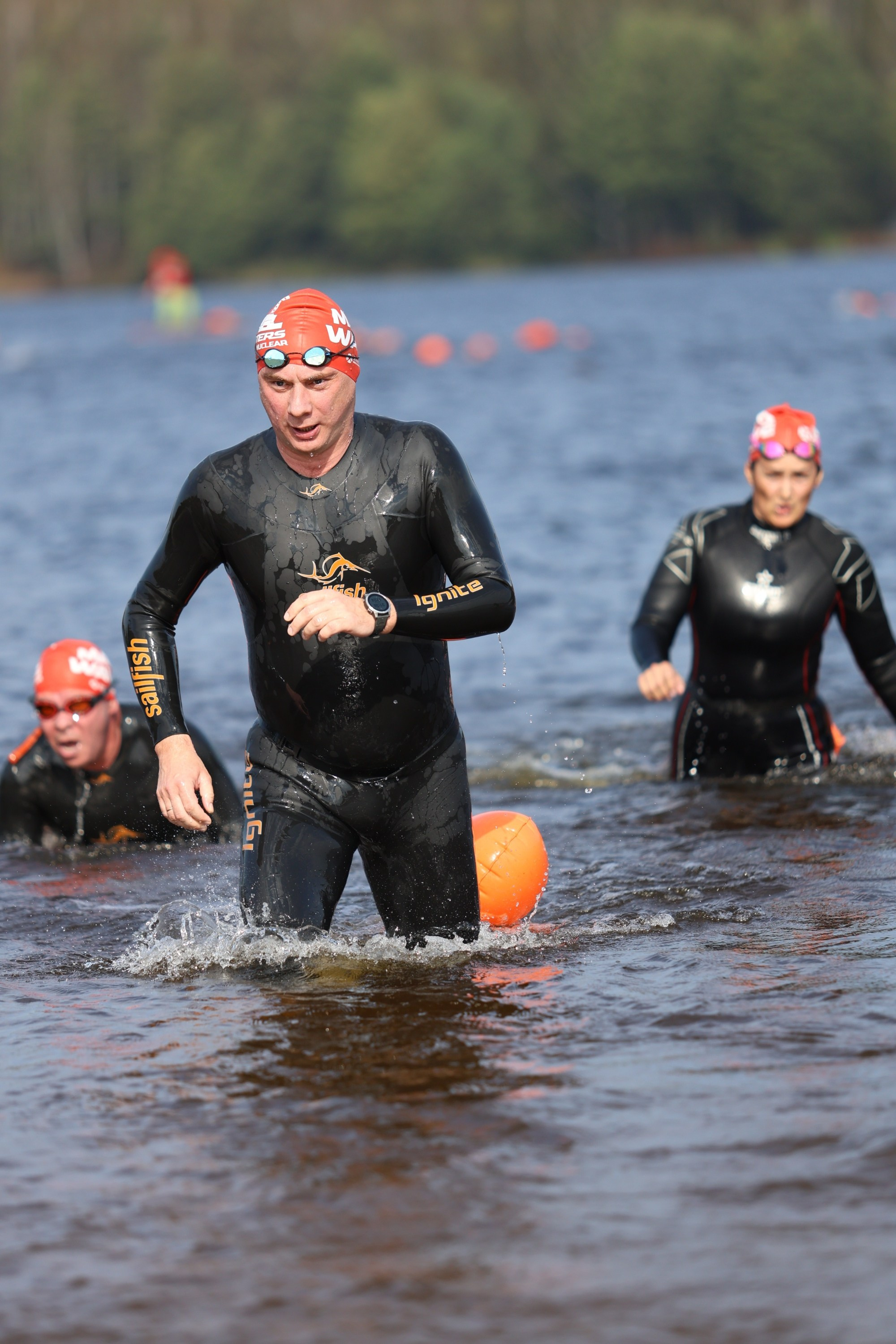 На мостах в Питере было пари - выплываю из 3 ч 45 мин - в Десногорске плыву 5 км, нет - 10 км. В лимит я уложился, ну а к 5-ке взял еще и милю в довесок, чтобы не скучать утром