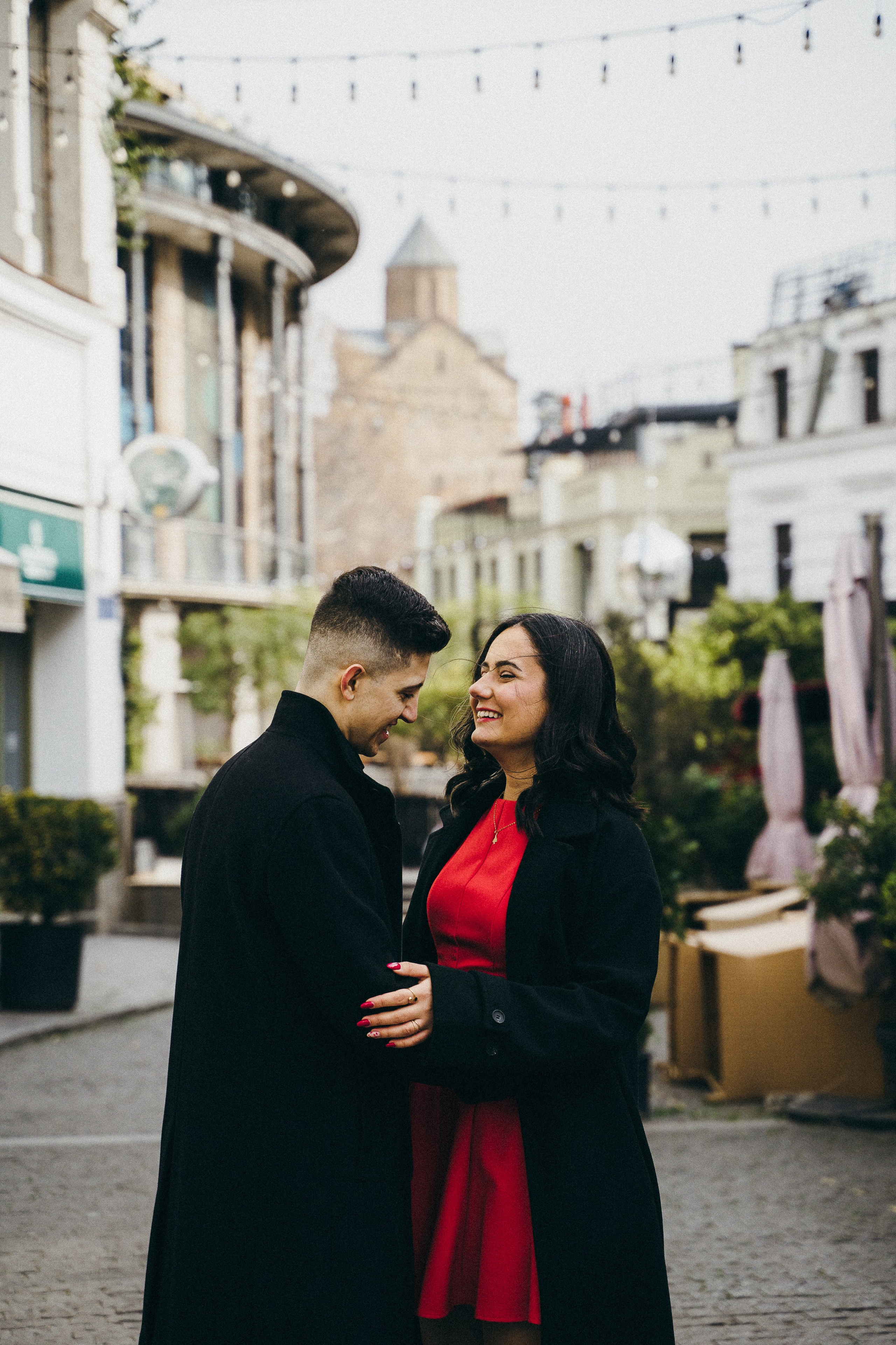 Девушка в красном