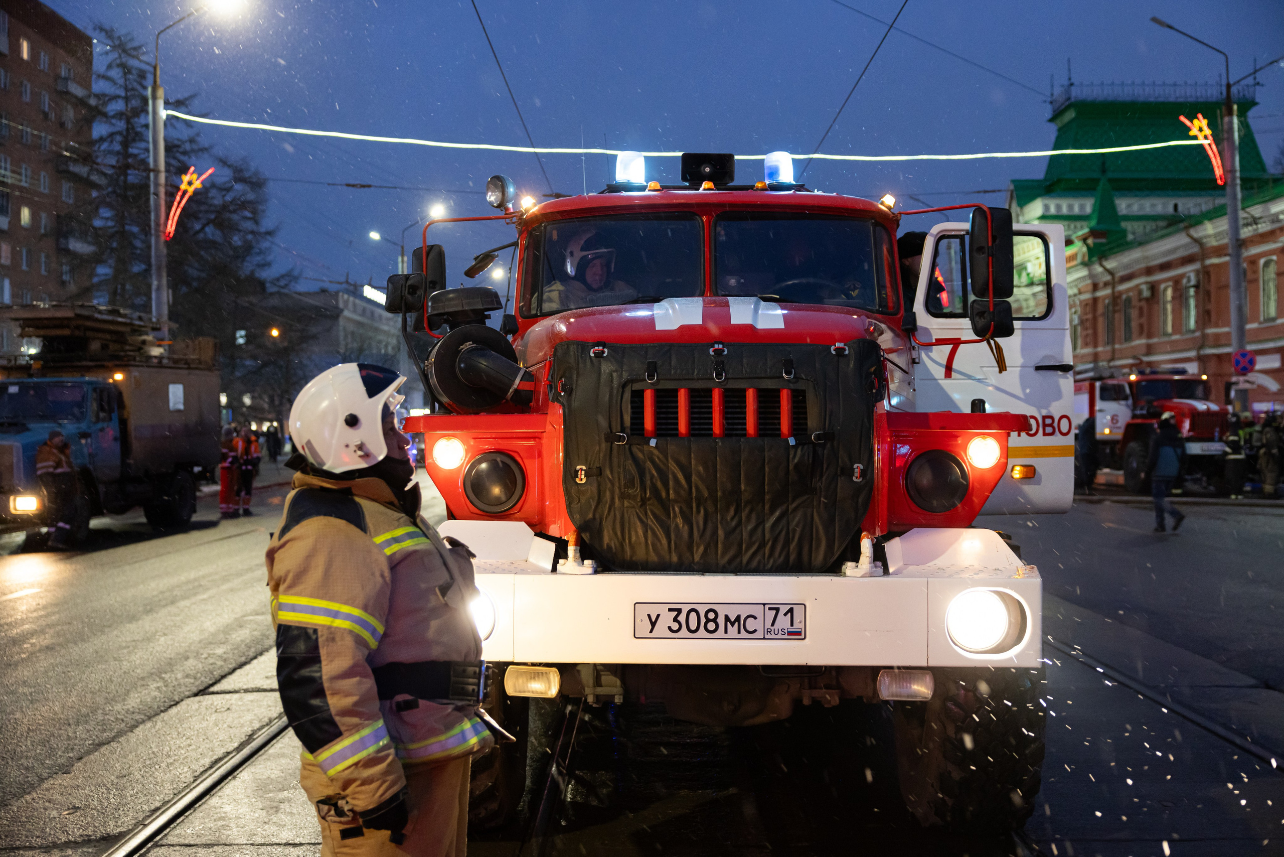 Пожар на ул. Советская 15 (13 января 2025). Репортажный фотограф Алексей Пирязев