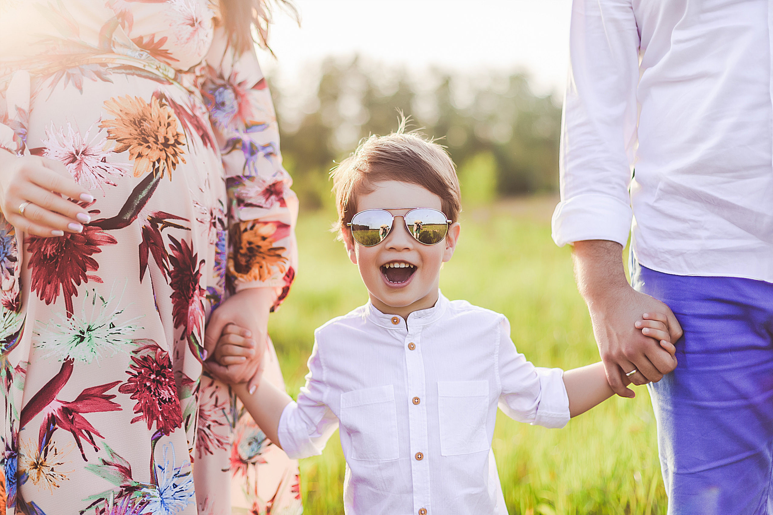 Семейная фотосессия в поле. Свадебный фотограф в Москве