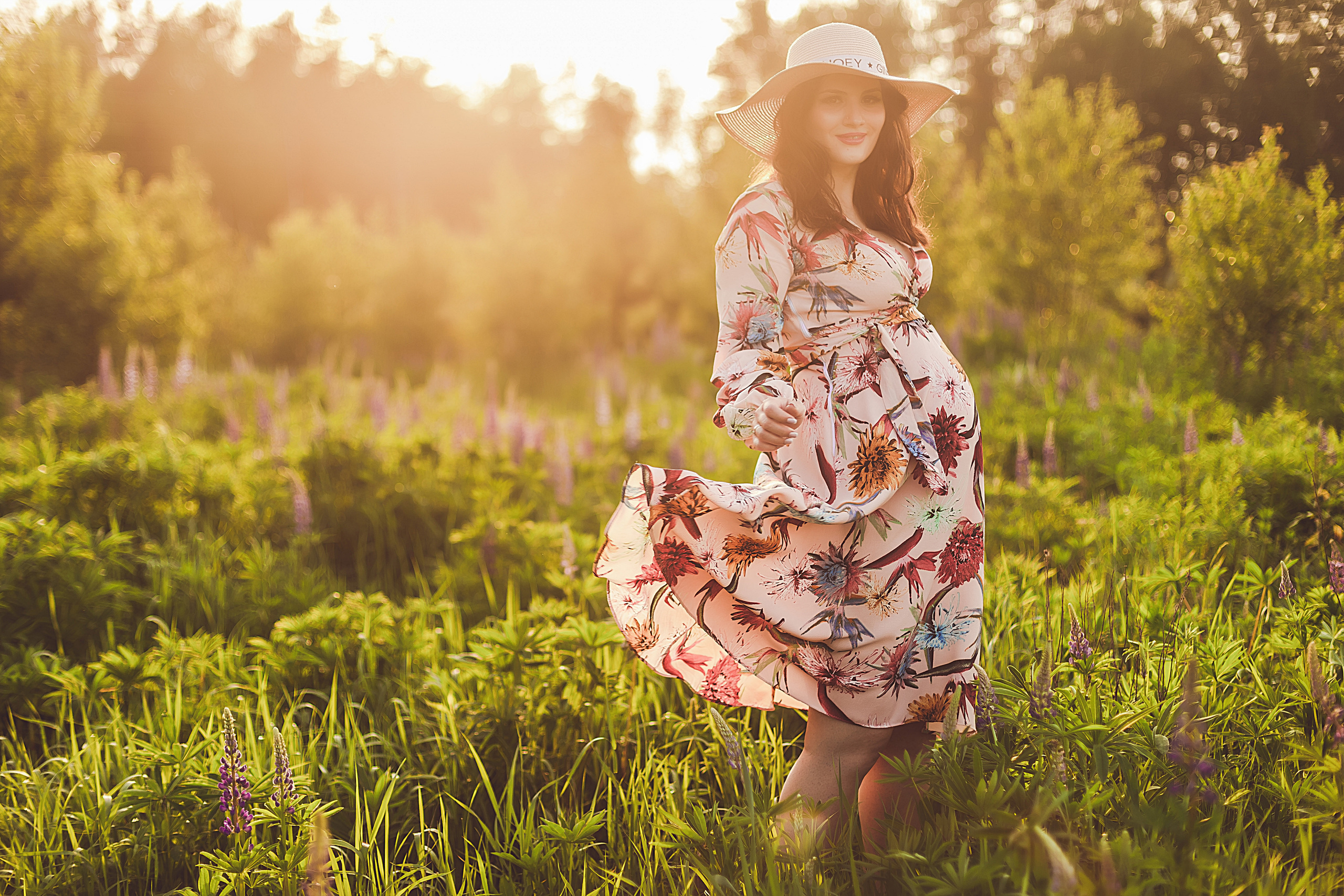 Семейная фотосессия в поле. Свадебный фотограф в Москве