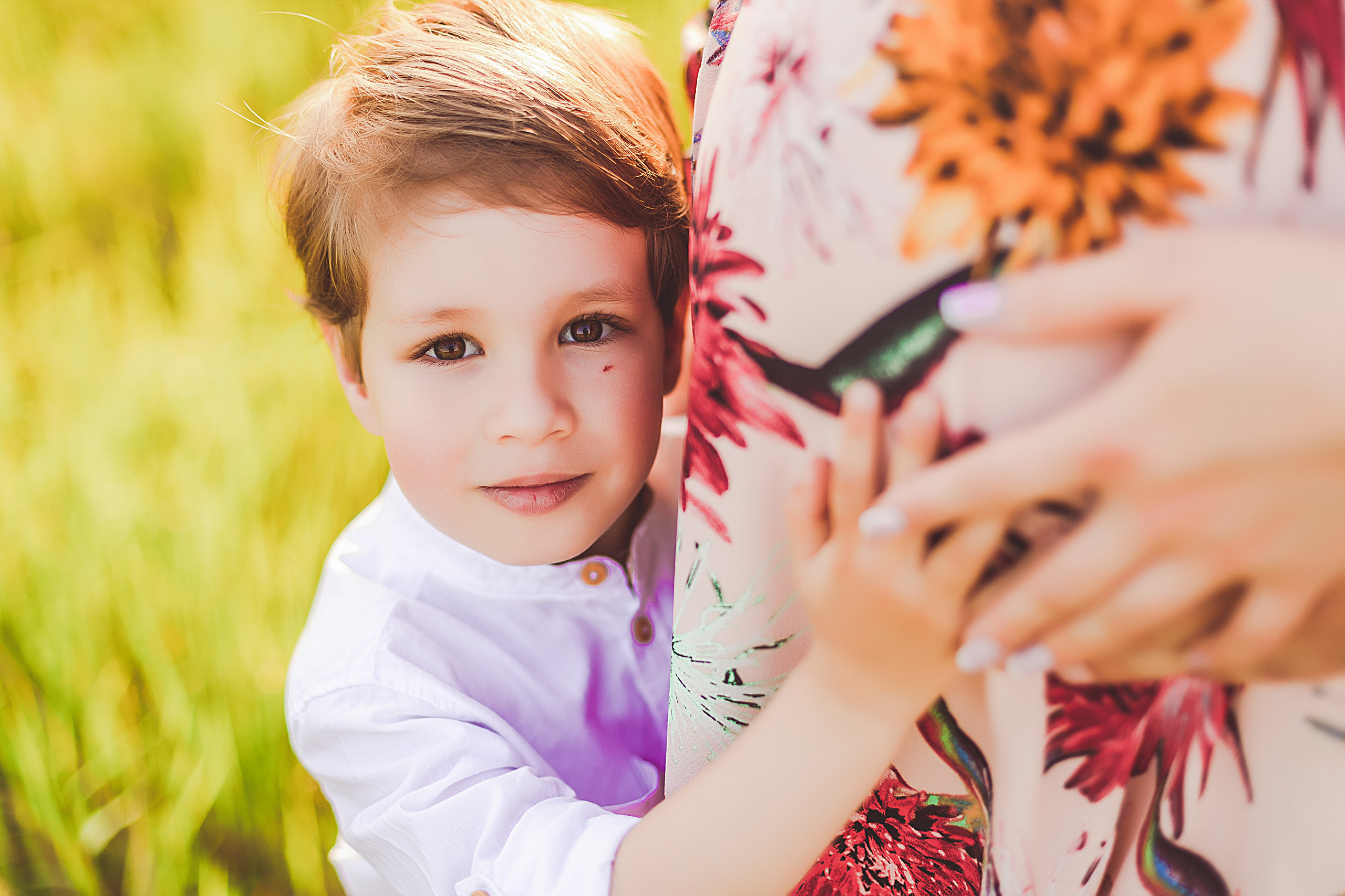 Семейная фотосессия в поле. Свадебный фотограф в Москве