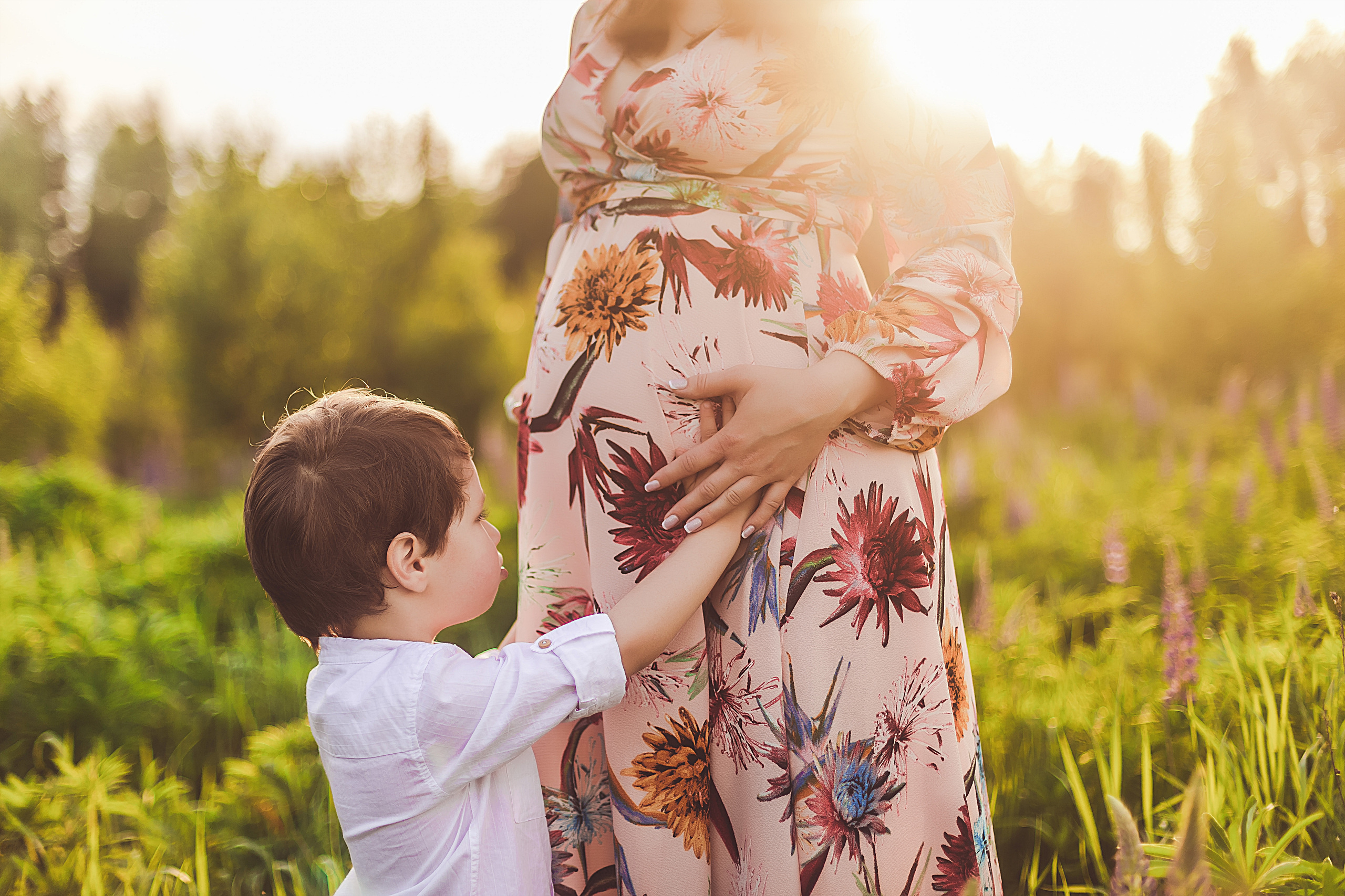 Семейная фотосессия в поле. Свадебный фотограф в Москве