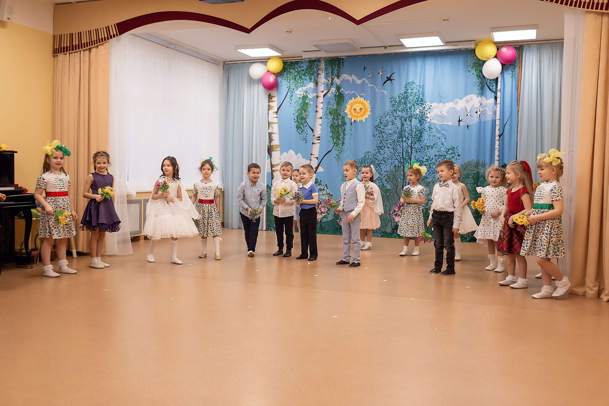 Весенний утренник_старшая группа_2025. Семейный фотограф в Санкт-Петербурге