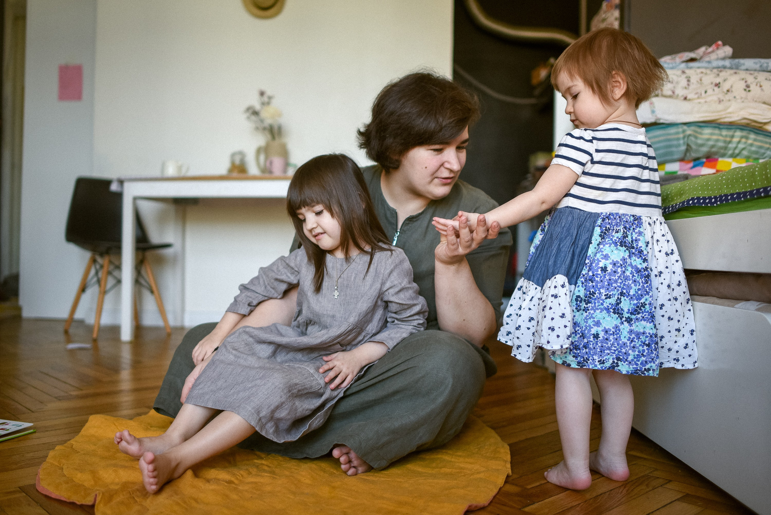 A Mom’s Day: The Everyday Hustle. Documentary family photography in Barcelona and beyond