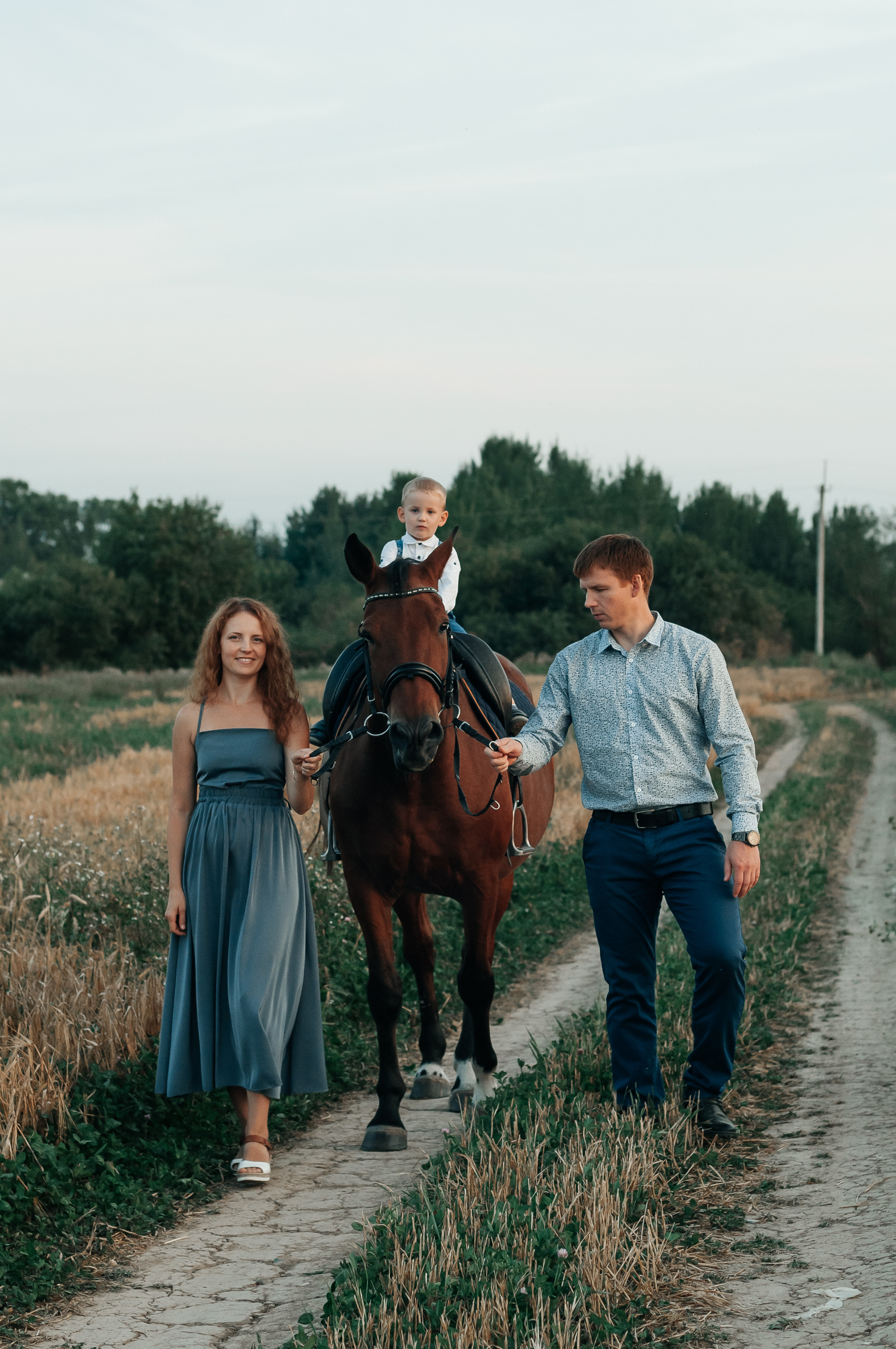 Съёмка с лошадью для Юлии, Андрея и Артёма. Свадебный и семейный фотограф г. Ярославль Савинская Анастасия