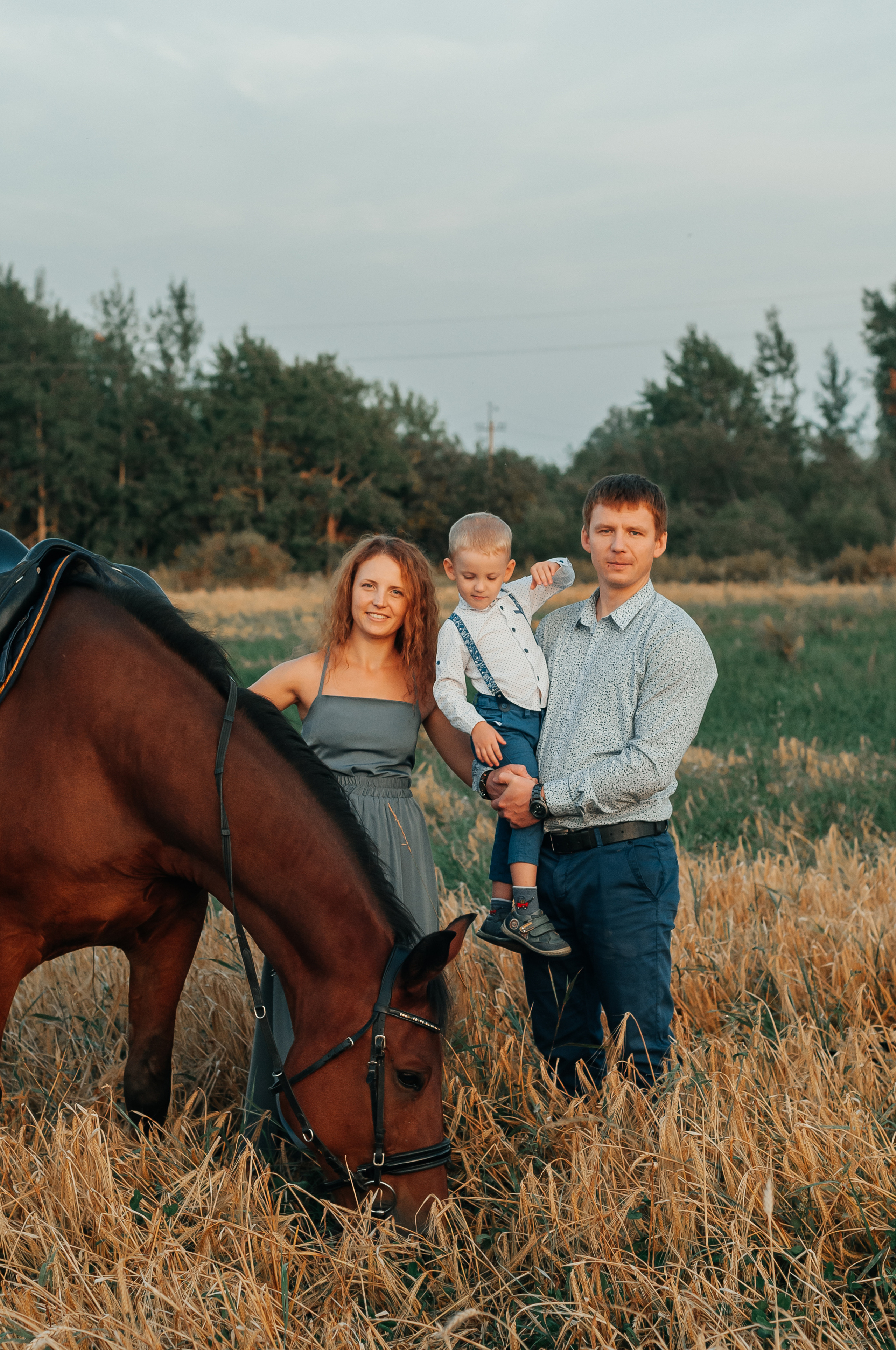 Съёмка с лошадью для Юлии, Андрея и Артёма. Свадебный и семейный фотограф г. Ярославль Савинская Анастасия