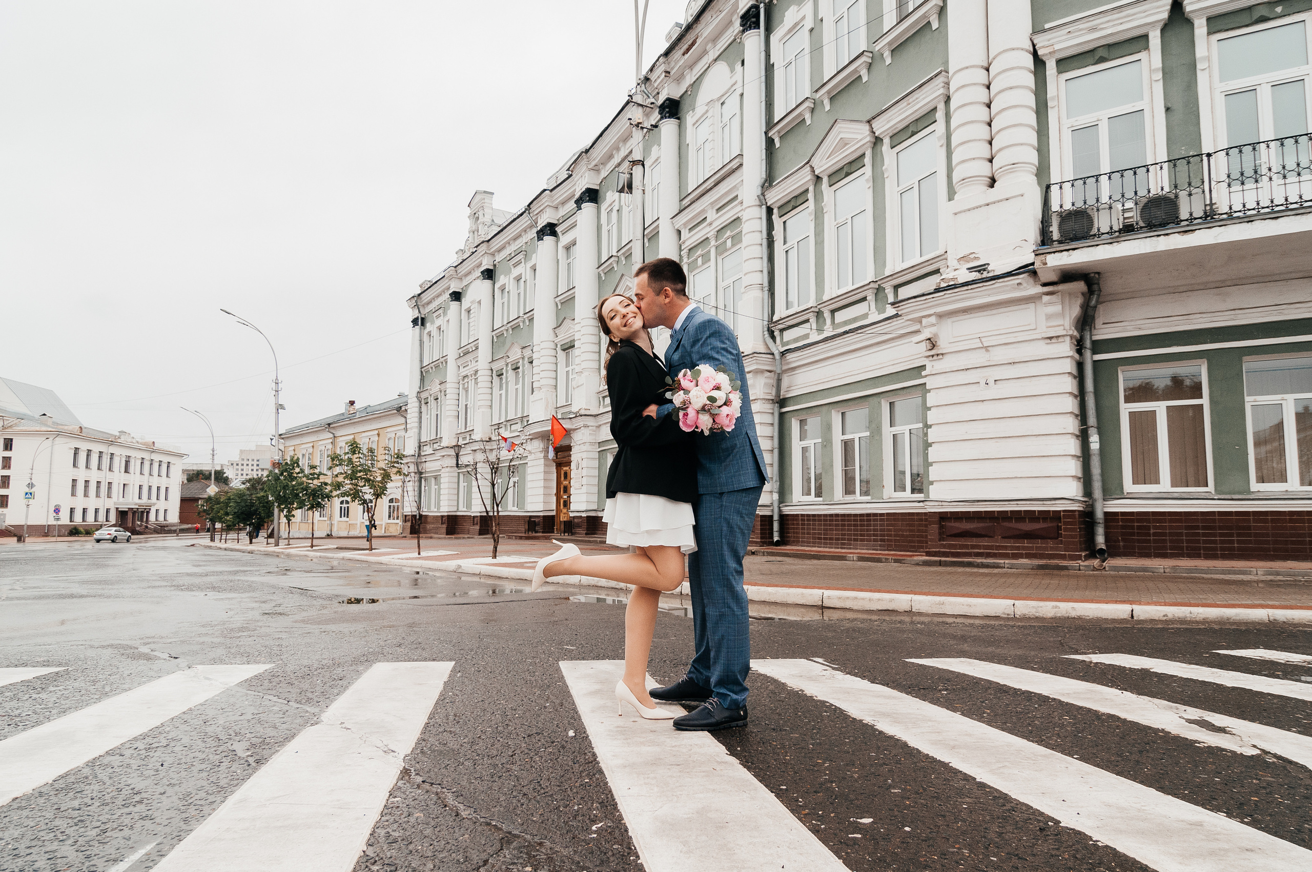 Свадебная съёмка в дождливую погоду для Марии и Дениса. Свадебный и семейный фотограф г. Ярославль Савинская Анастасия