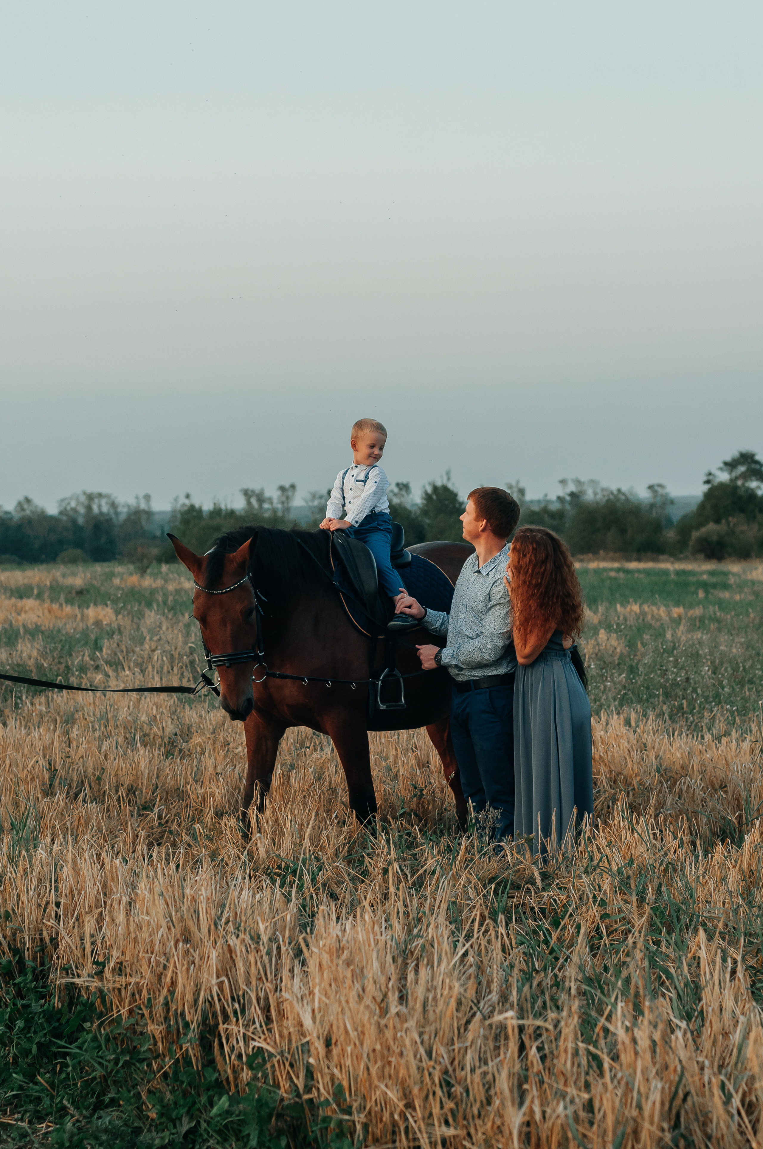Съёмка с лошадью для Юлии, Андрея и Артёма. Свадебный и семейный фотограф г. Ярославль Савинская Анастасия