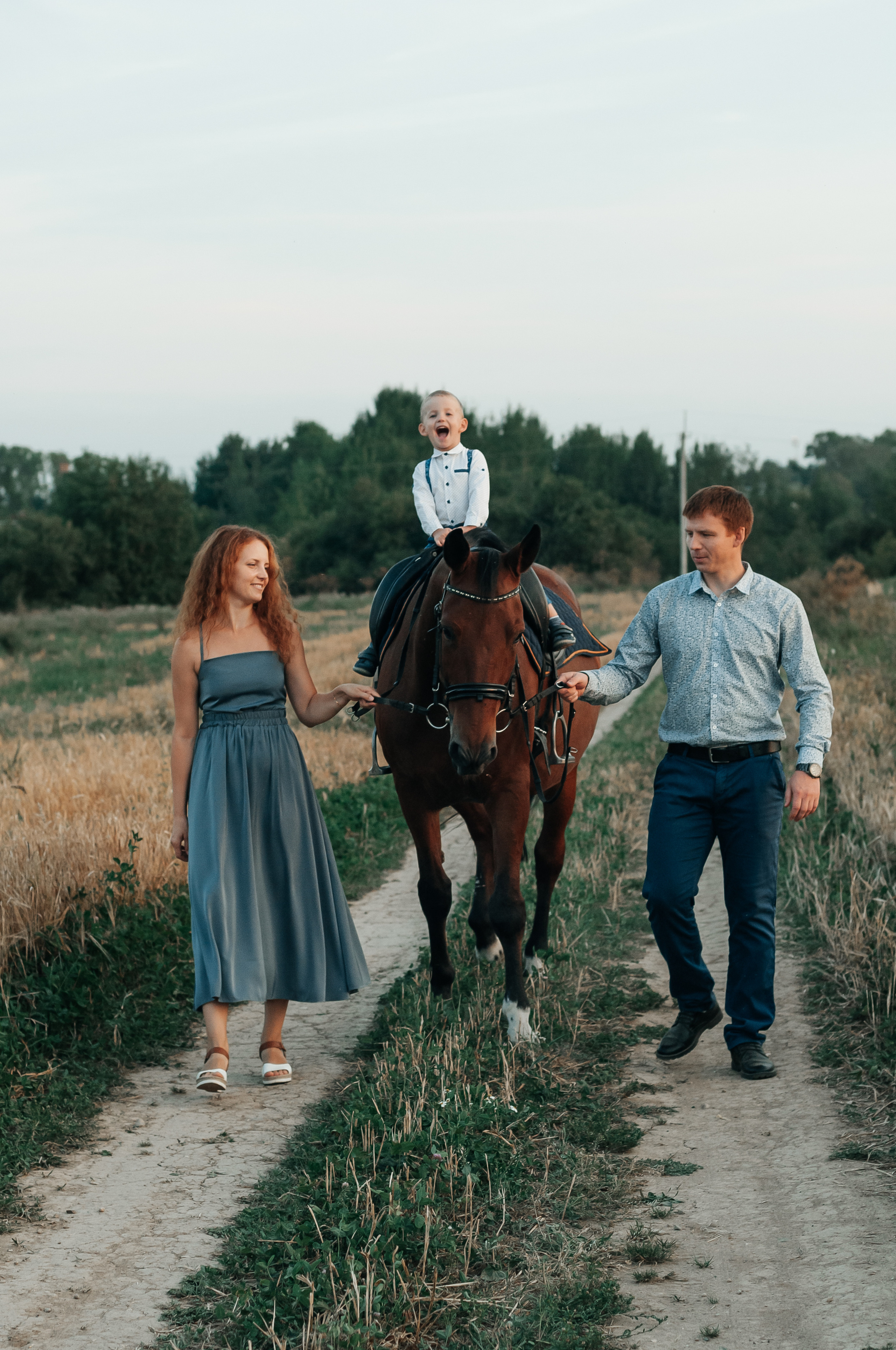 Съёмка с лошадью для Юлии, Андрея и Артёма. Свадебный и семейный фотограф г. Ярославль Савинская Анастасия