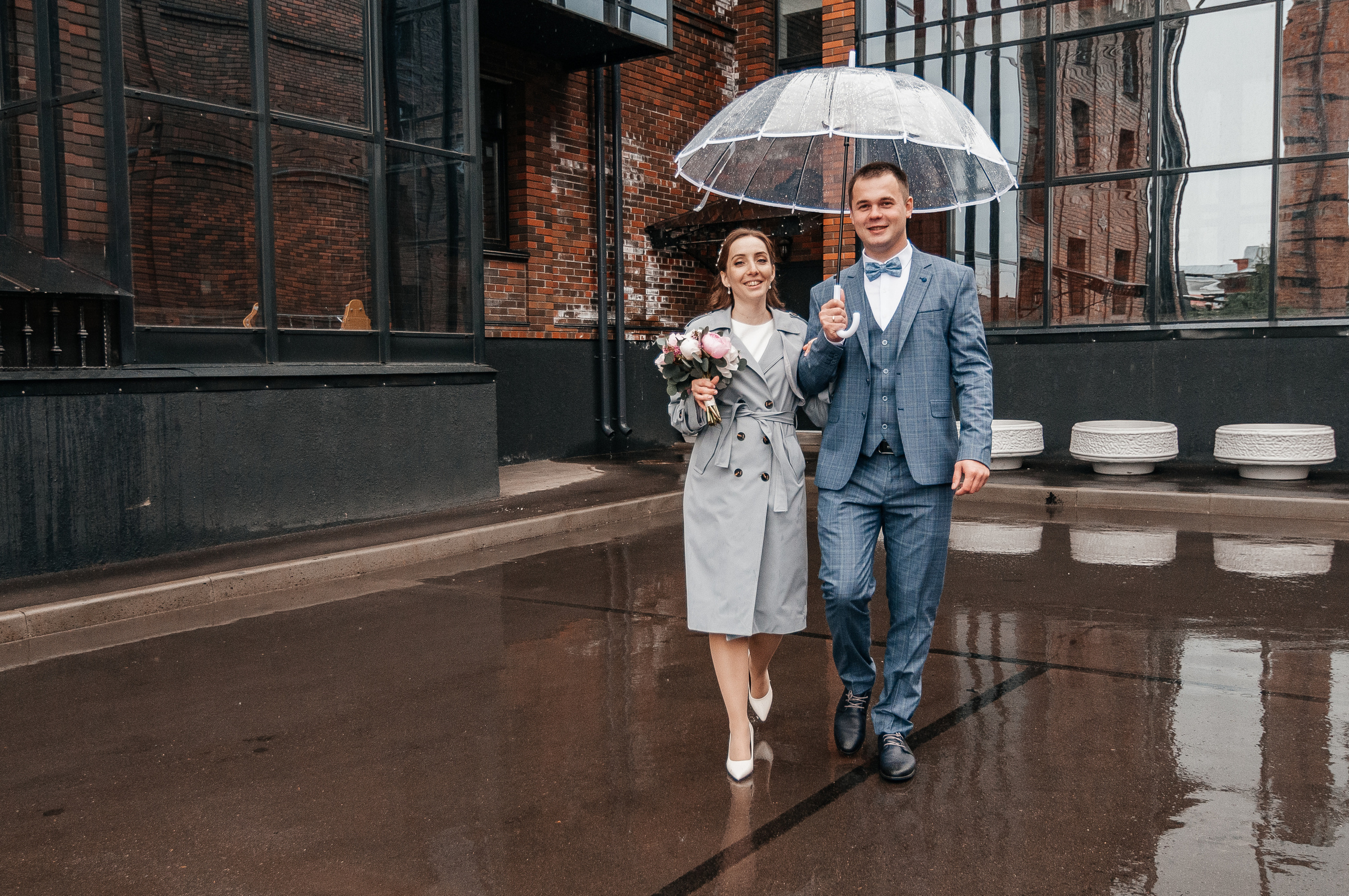 Свадебная съёмка в дождливую погоду для Марии и Дениса. Свадебный и семейный фотограф г. Ярославль Савинская Анастасия