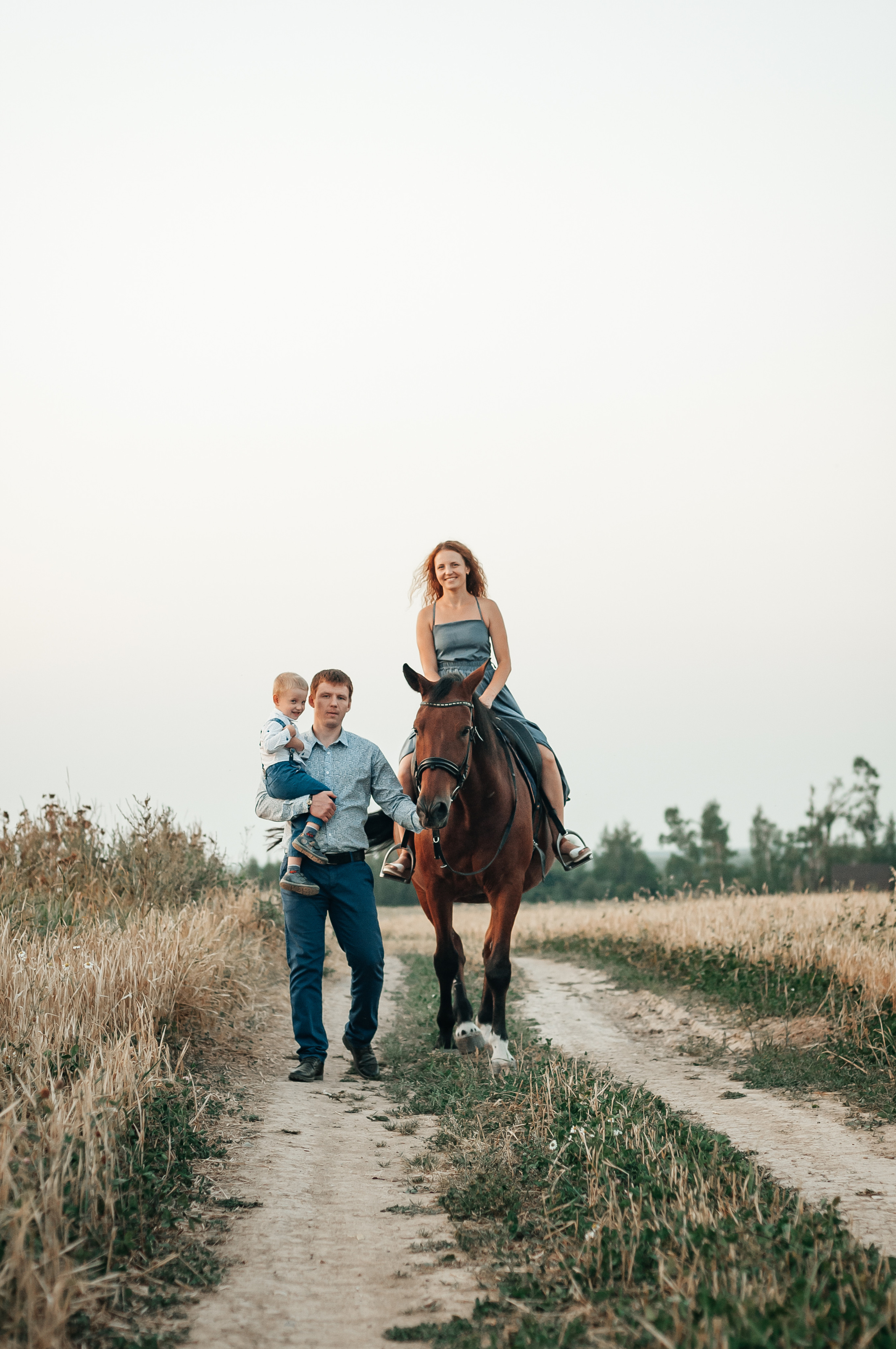 Съёмка с лошадью для Юлии, Андрея и Артёма. Свадебный и семейный фотограф г. Ярославль Савинская Анастасия