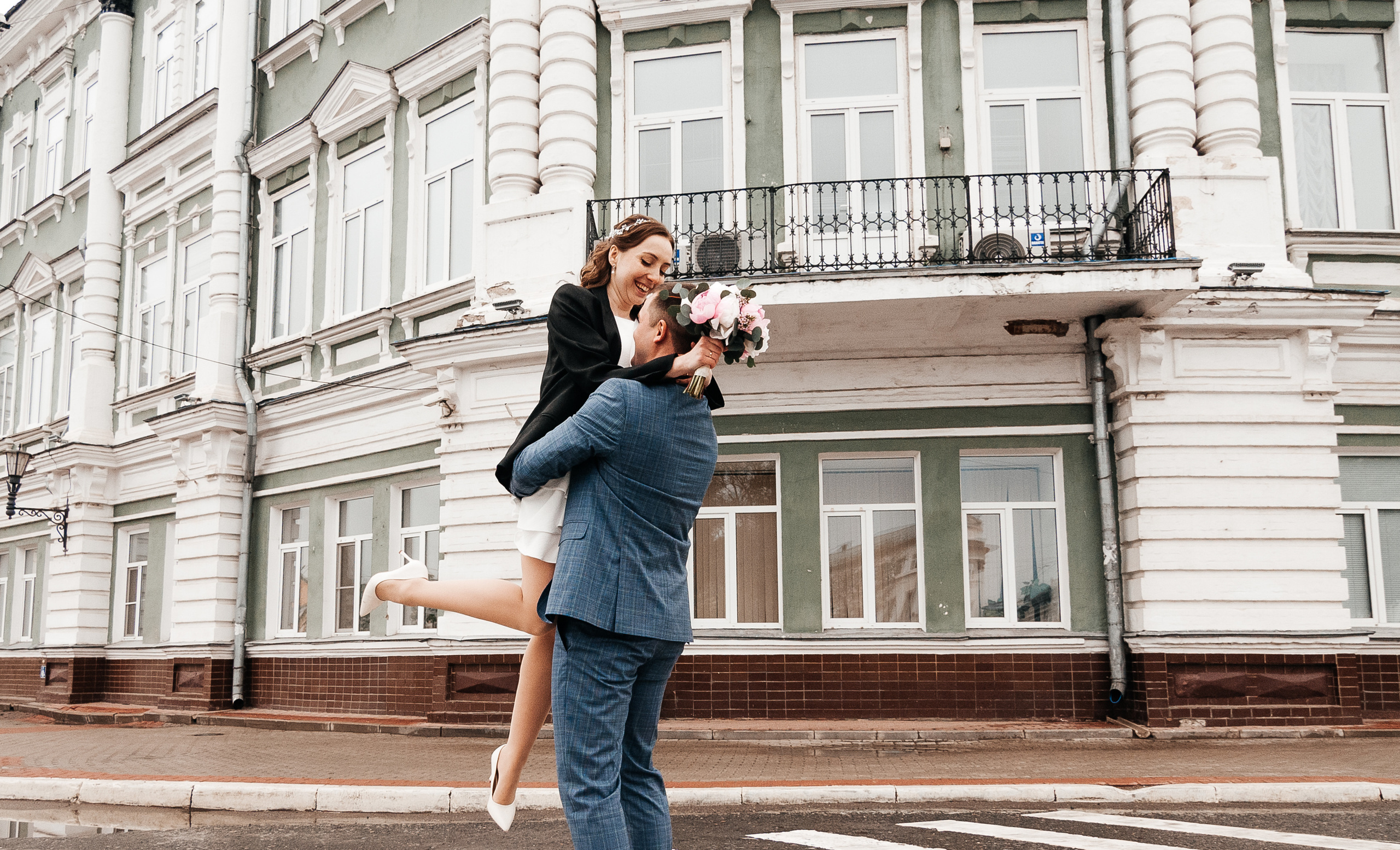 Свадебная съёмка в дождливую погоду для Марии и Дениса. Свадебный и семейный фотограф г. Ярославль Савинская Анастасия