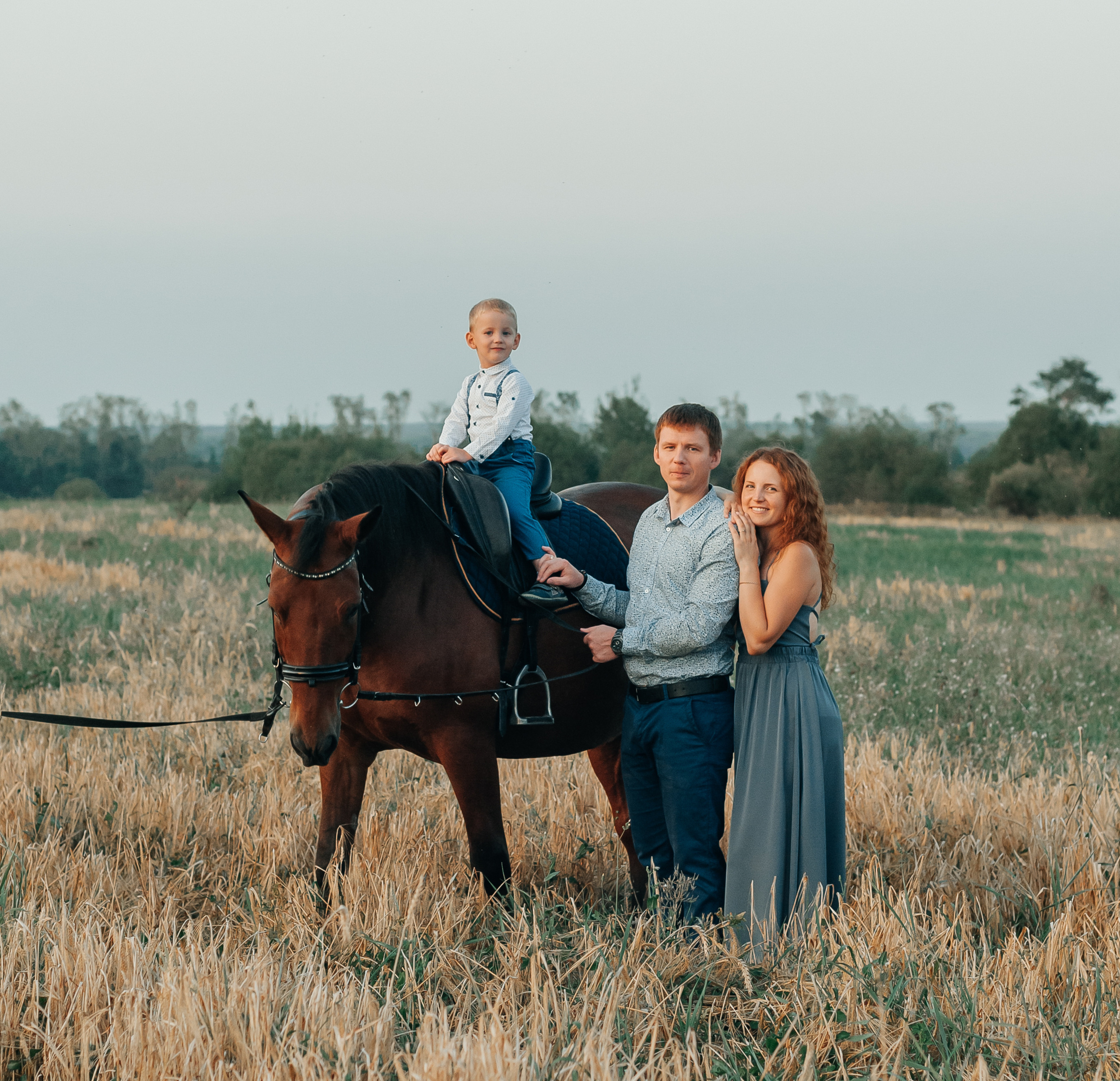 Съёмка с лошадью для Юлии, Андрея и Артёма. Свадебный и семейный фотограф г. Ярославль Савинская Анастасия