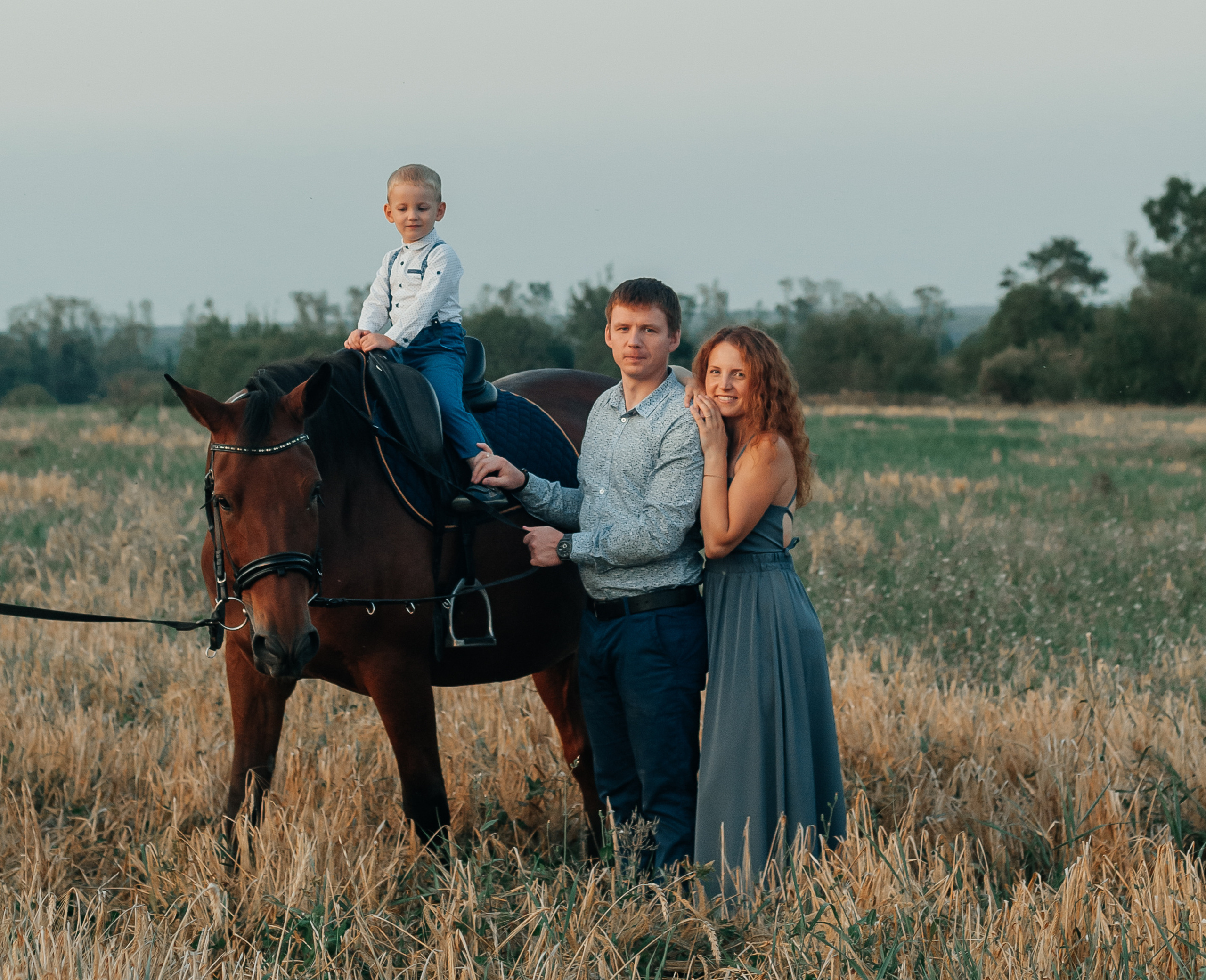 Съёмка с лошадью для Юлии, Андрея и Артёма. Свадебный и семейный фотограф г. Ярославль Савинская Анастасия