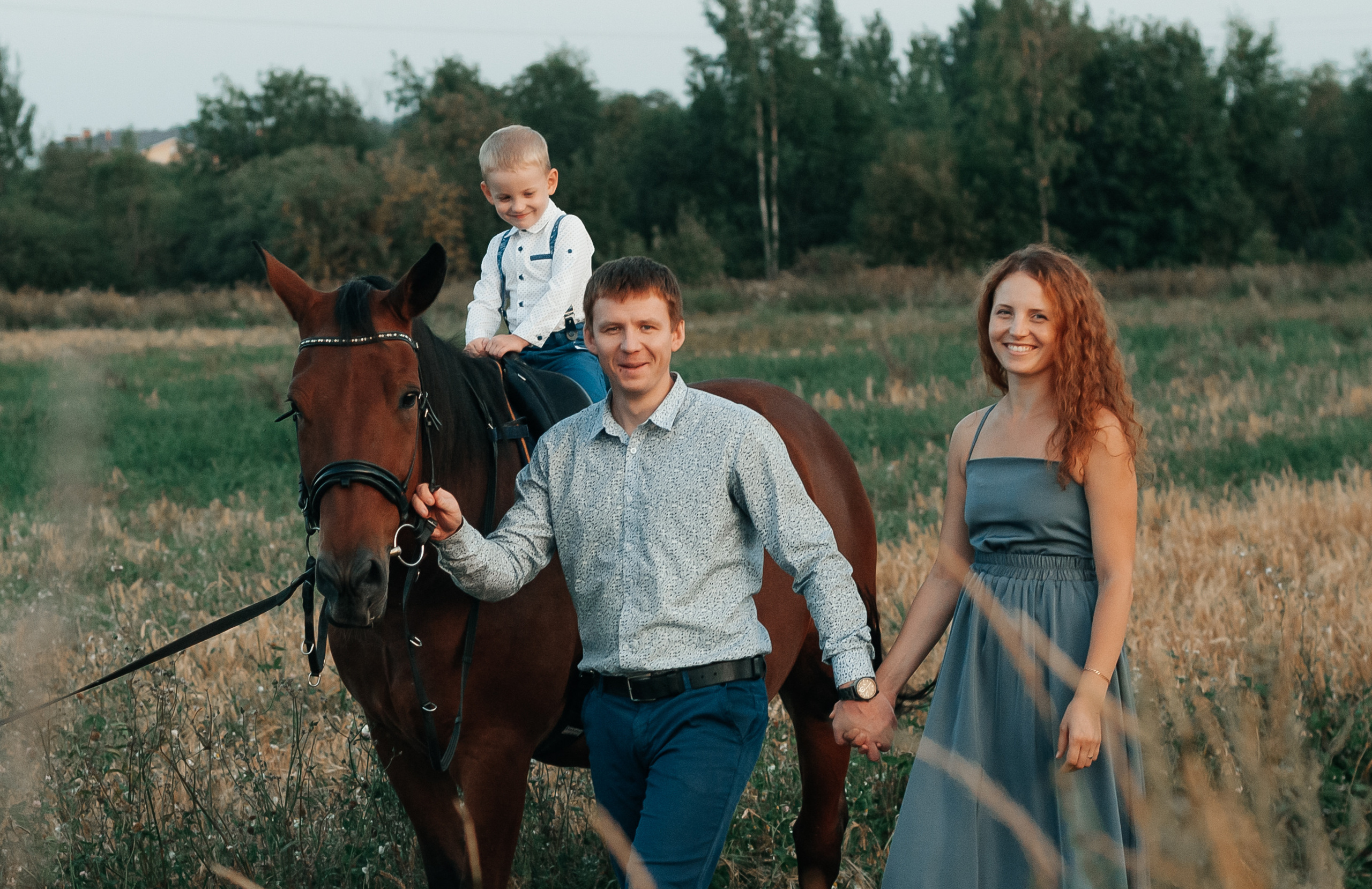 Съёмка с лошадью для Юлии, Андрея и Артёма. Свадебный и семейный фотограф г. Ярославль Савинская Анастасия