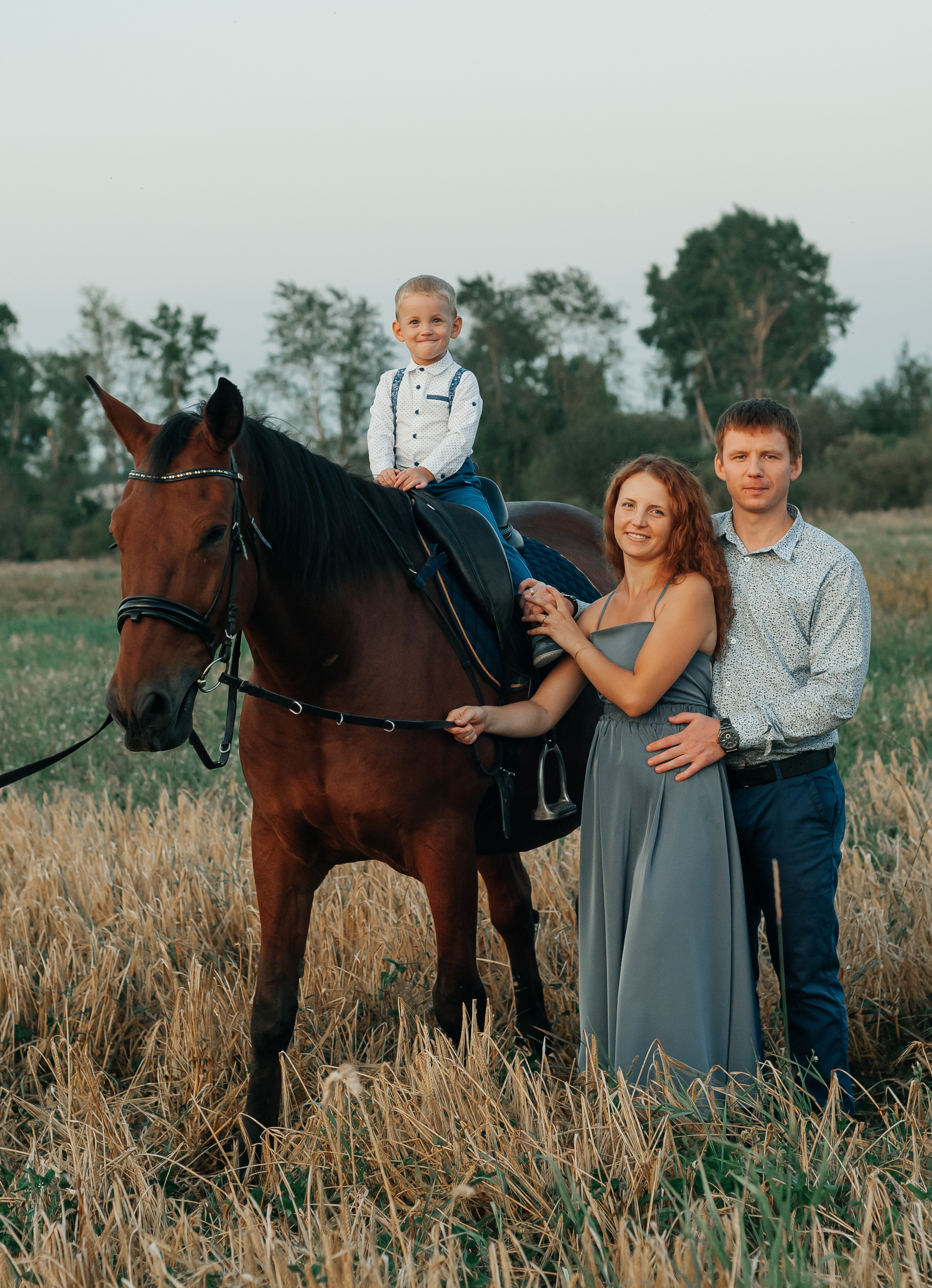 Съёмка с лошадью для Юлии, Андрея и Артёма. Свадебный и семейный фотограф г. Ярославль Савинская Анастасия